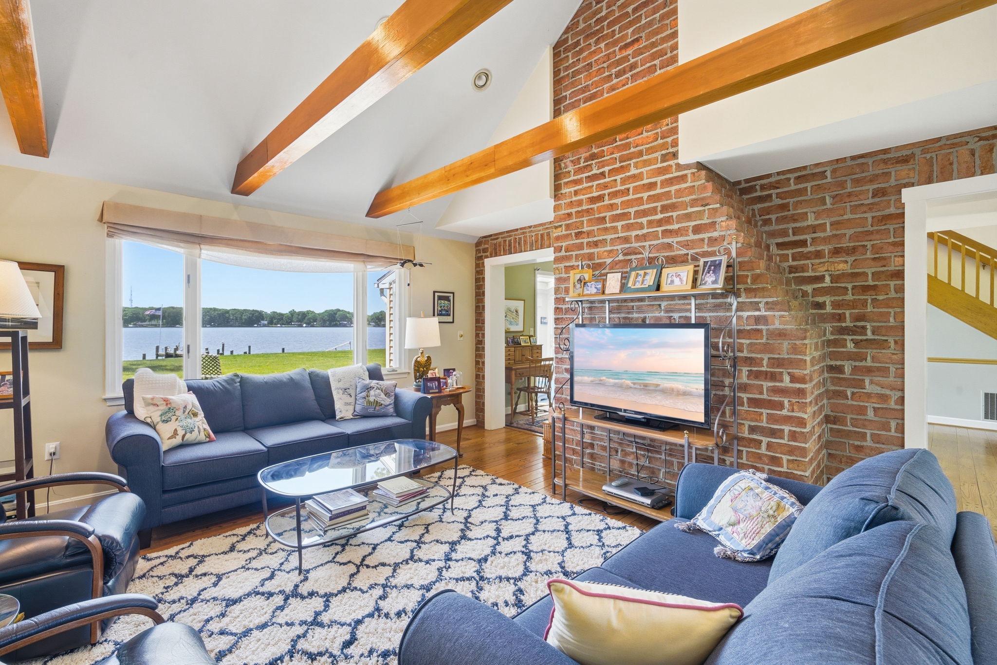 ROYSTON SHORES - Residential