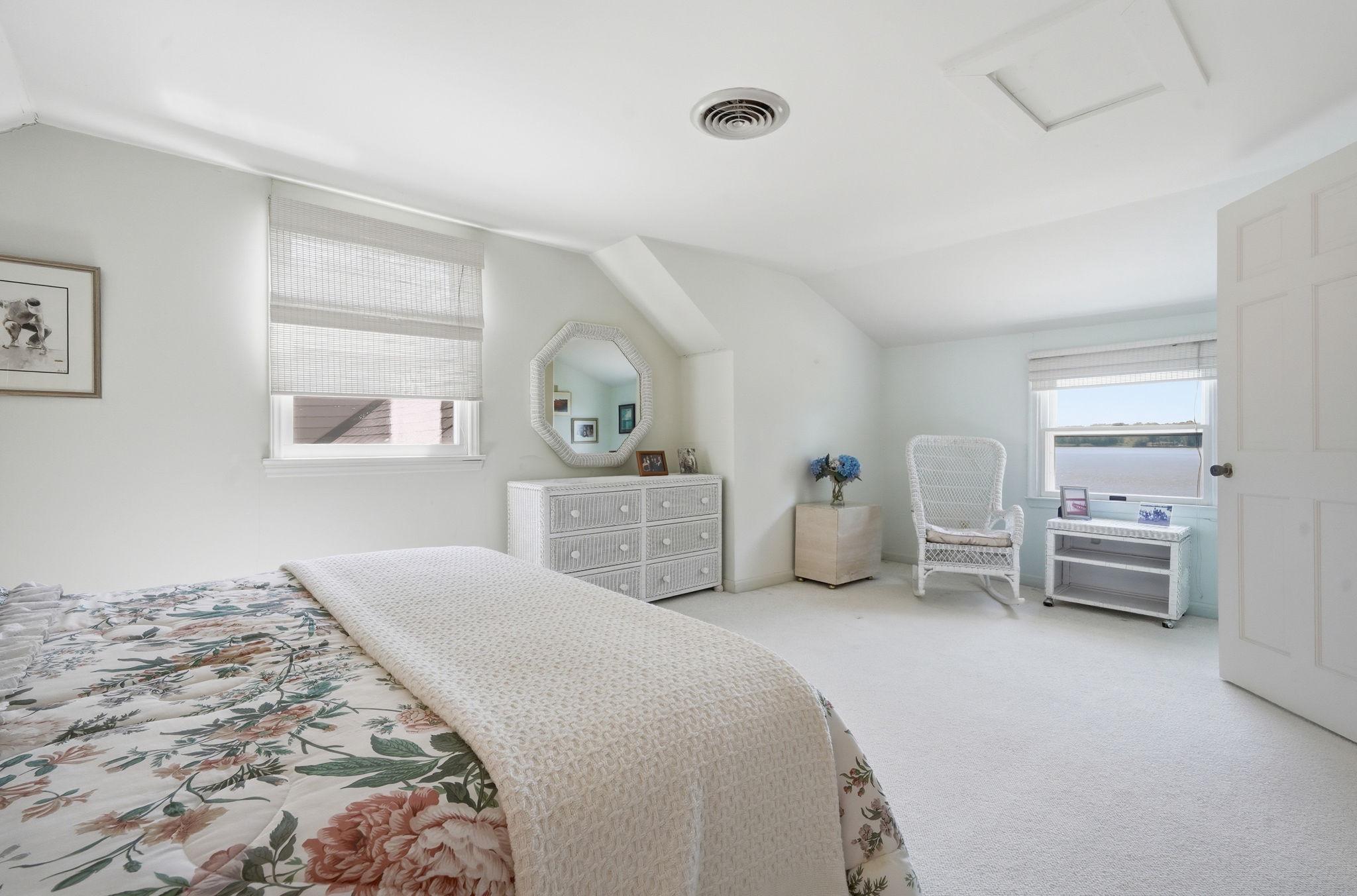 ROYSTON SHORES - Residential