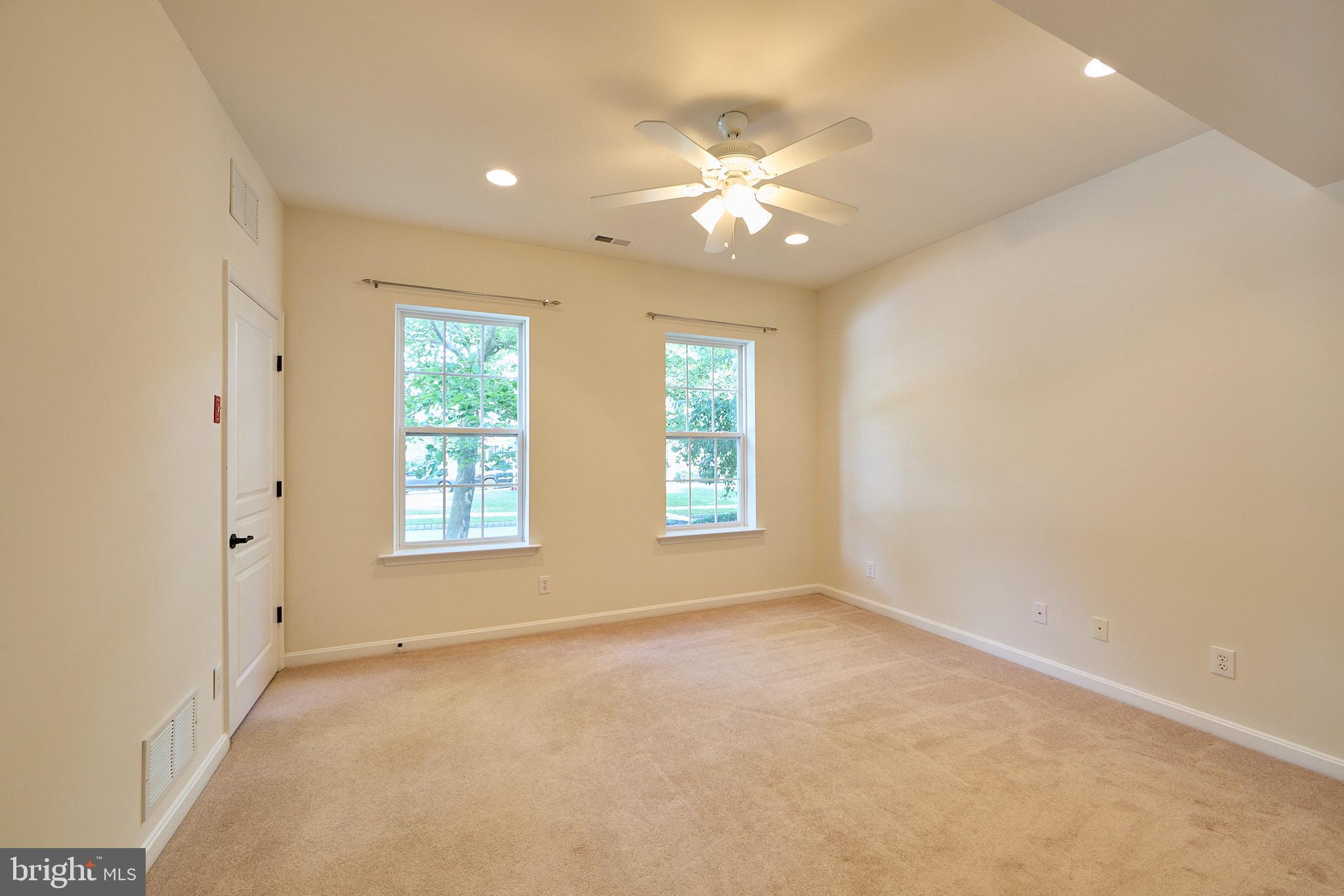 WINDSOR RIDGE - Residential