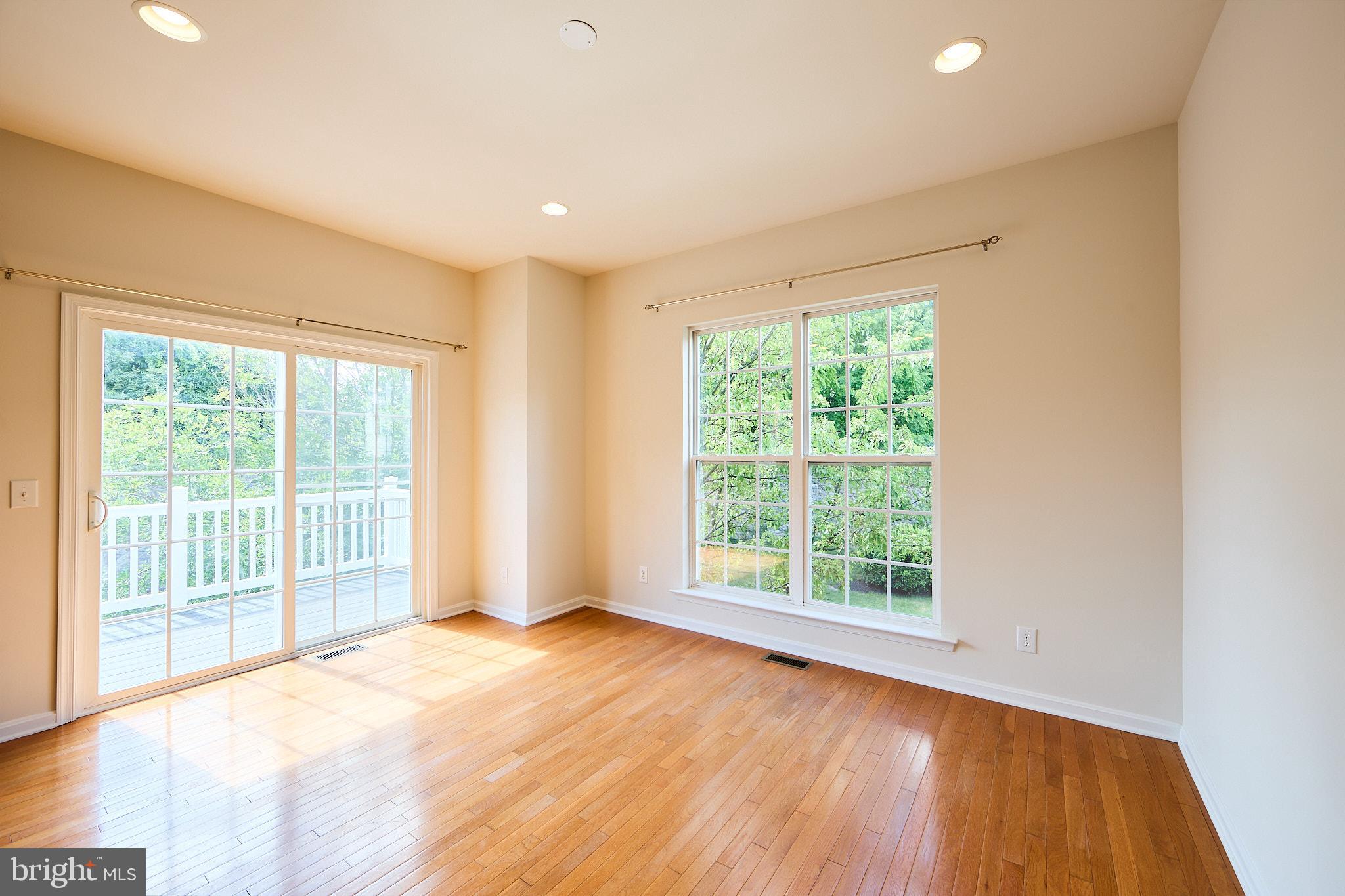 WINDSOR RIDGE - Residential