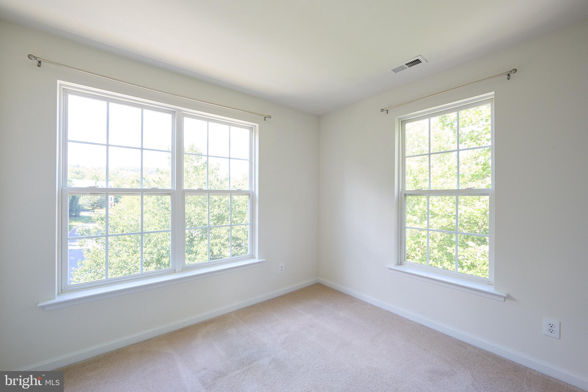 WINDSOR RIDGE - Residential