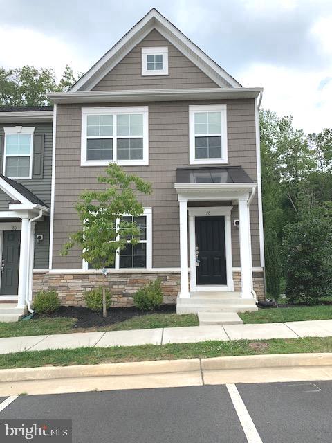 Like New! End unit 3 level luxury townhome with 4 bedrooms & 3.5 baths. Gourmet kitchen with granite counters and stainless appliances. Features include a stunning electric fireplace, nine foot ceilings on the main level, wood floors, luxury owner bath and much more! Great south Stafford location convenient to Leeland VRE train station and I-95. Pets are considered case by case.   Available 3/22/25.