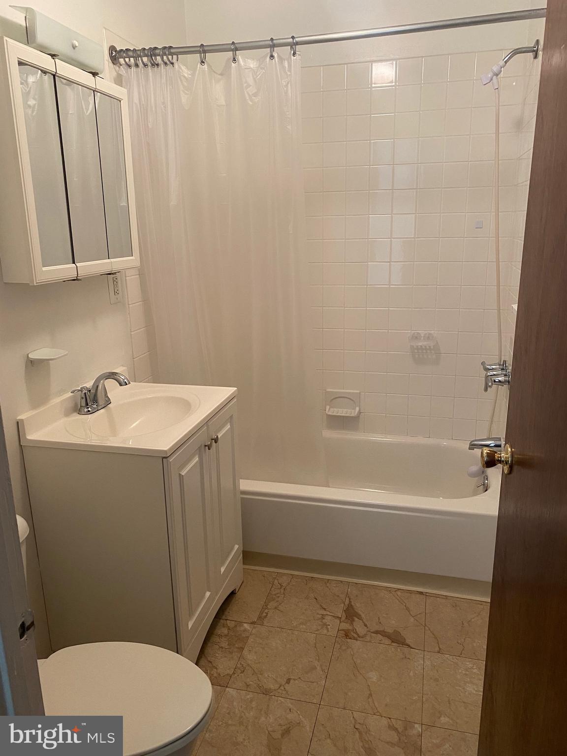 KENSINGTON - Residential Lease