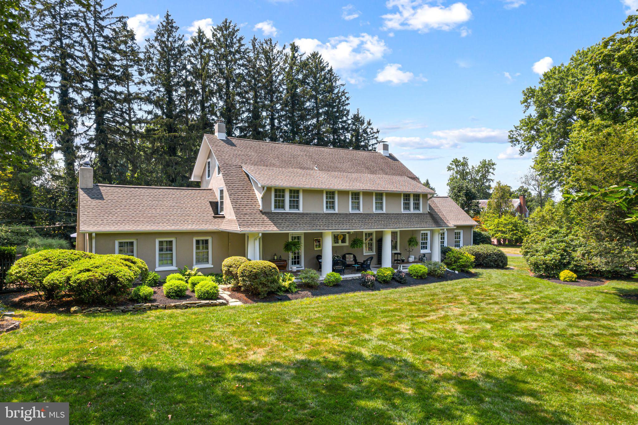 DELAVUE MANOR - Residential
