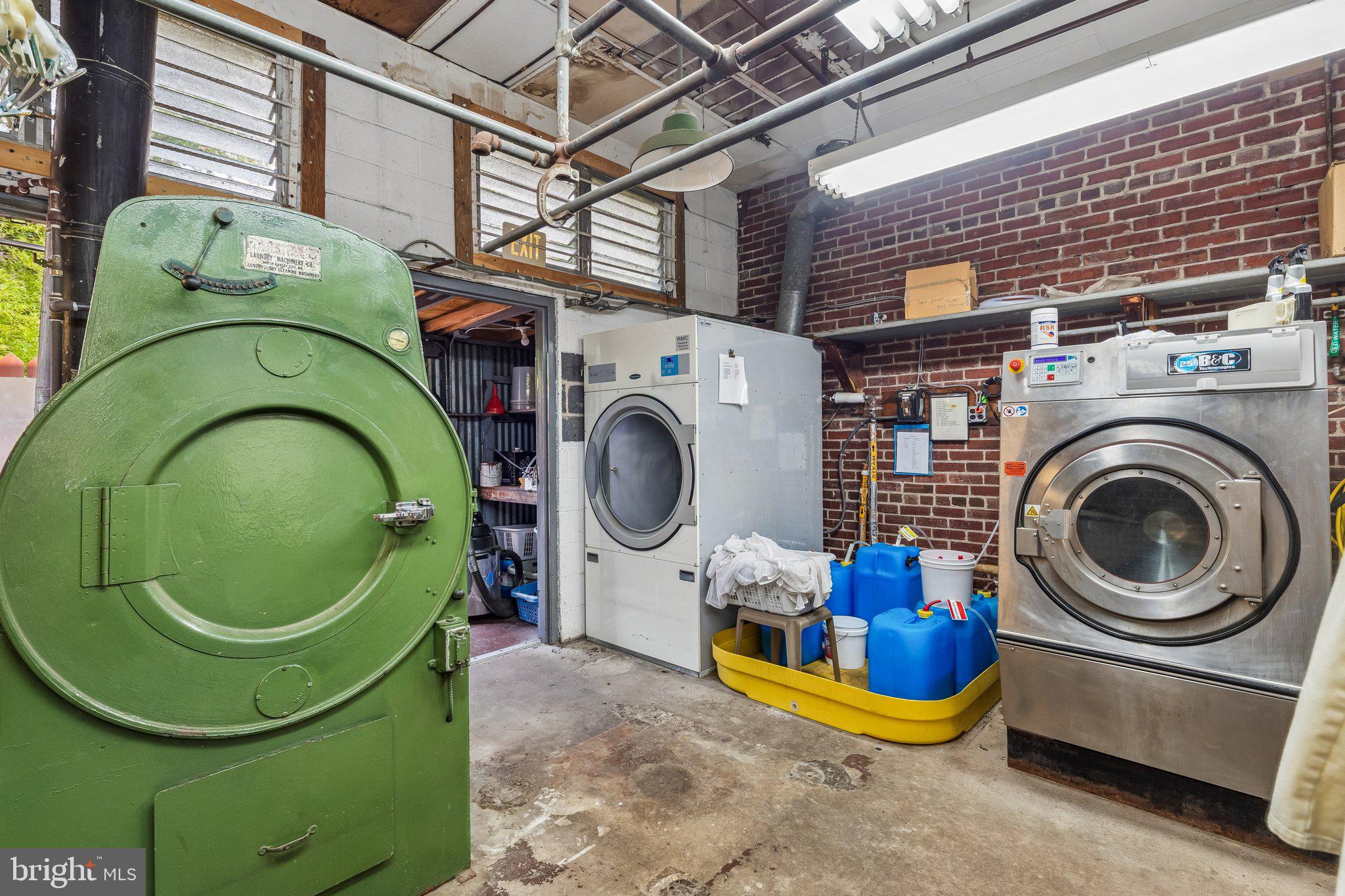 MT AIRY (WEST) - Commercial Sale