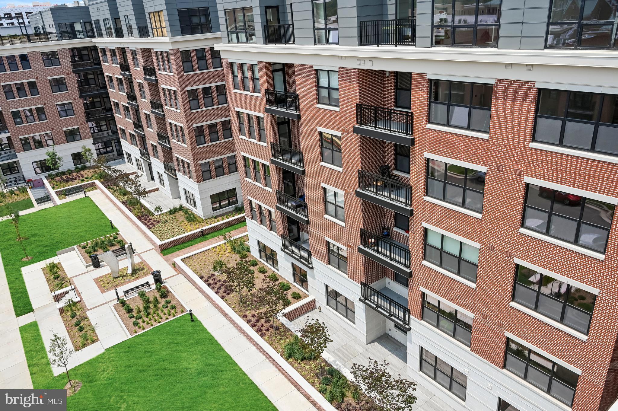 POTOMAC  YARDS - Residential