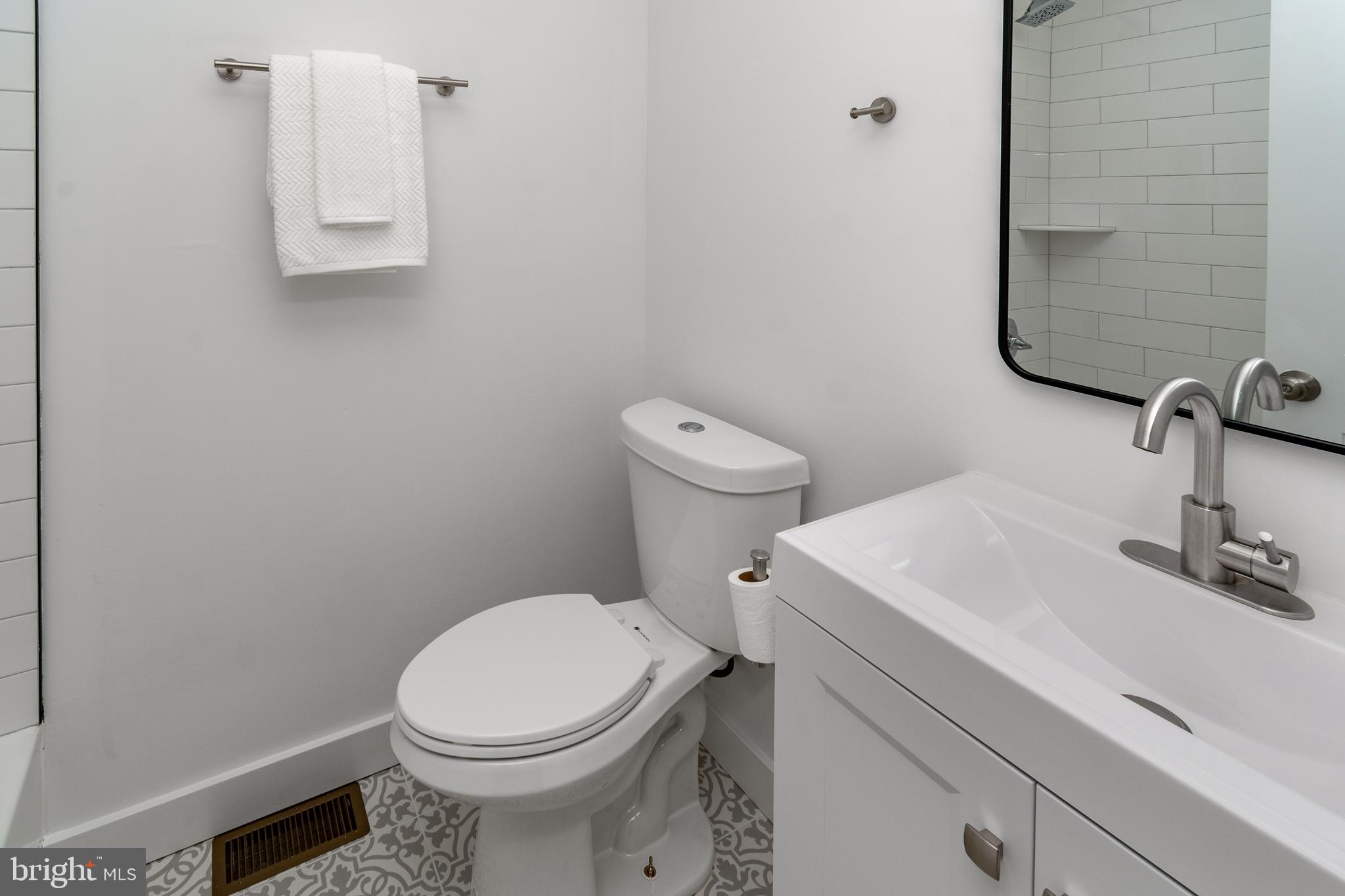 OLDE COLONIAL GREENE - Residential