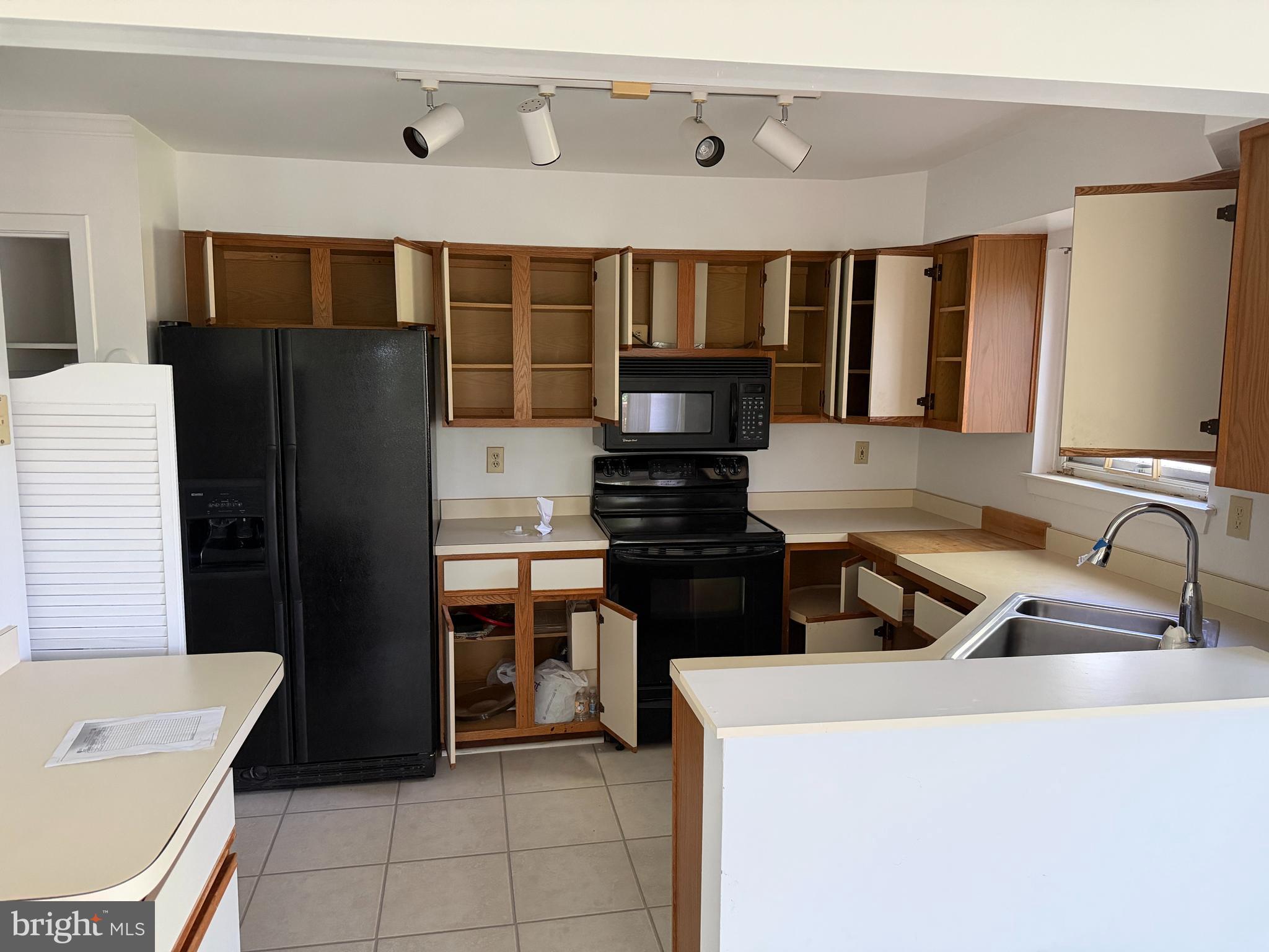 VILLAGE OF OWEN BROWN - Residential
