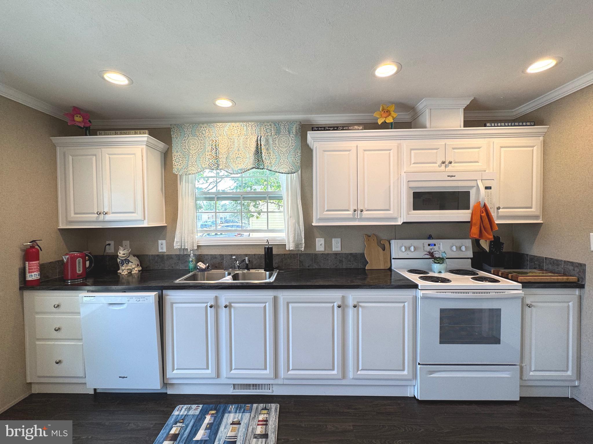 WHISPERING PINE MHP - Residential