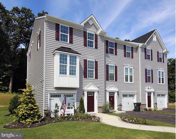*IMMEDIATE DELIVERY* End Unit Mozart w/ Garage at Potomac Station. Photos for representation only. Model Hours: Mon, Tues, Thurs, & Fri 11a-6p; Sat 11a-5p; Sun 12p-5p. Closed Wednesday.