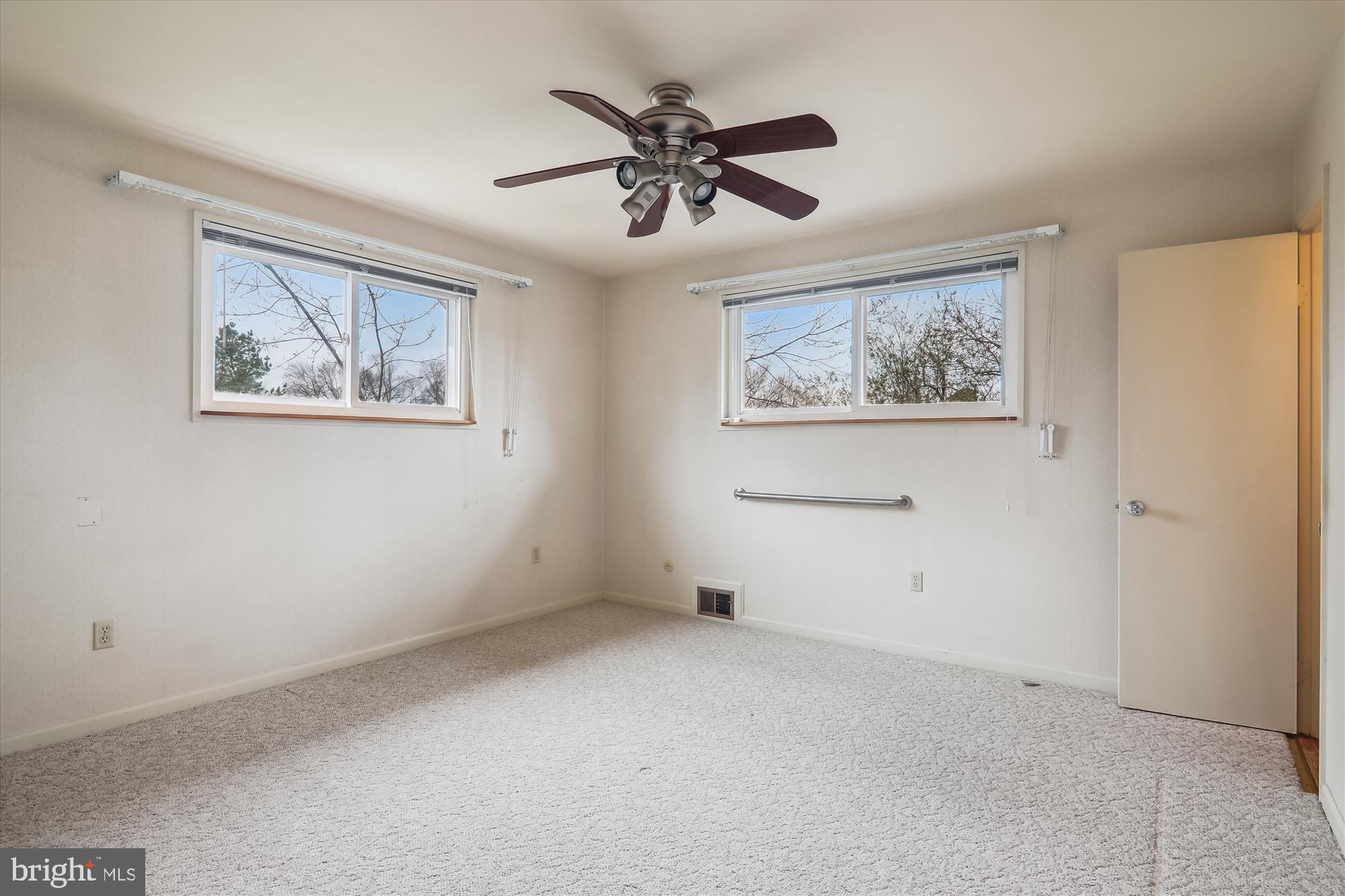 COLLEGE PARK ESTATES - Residential