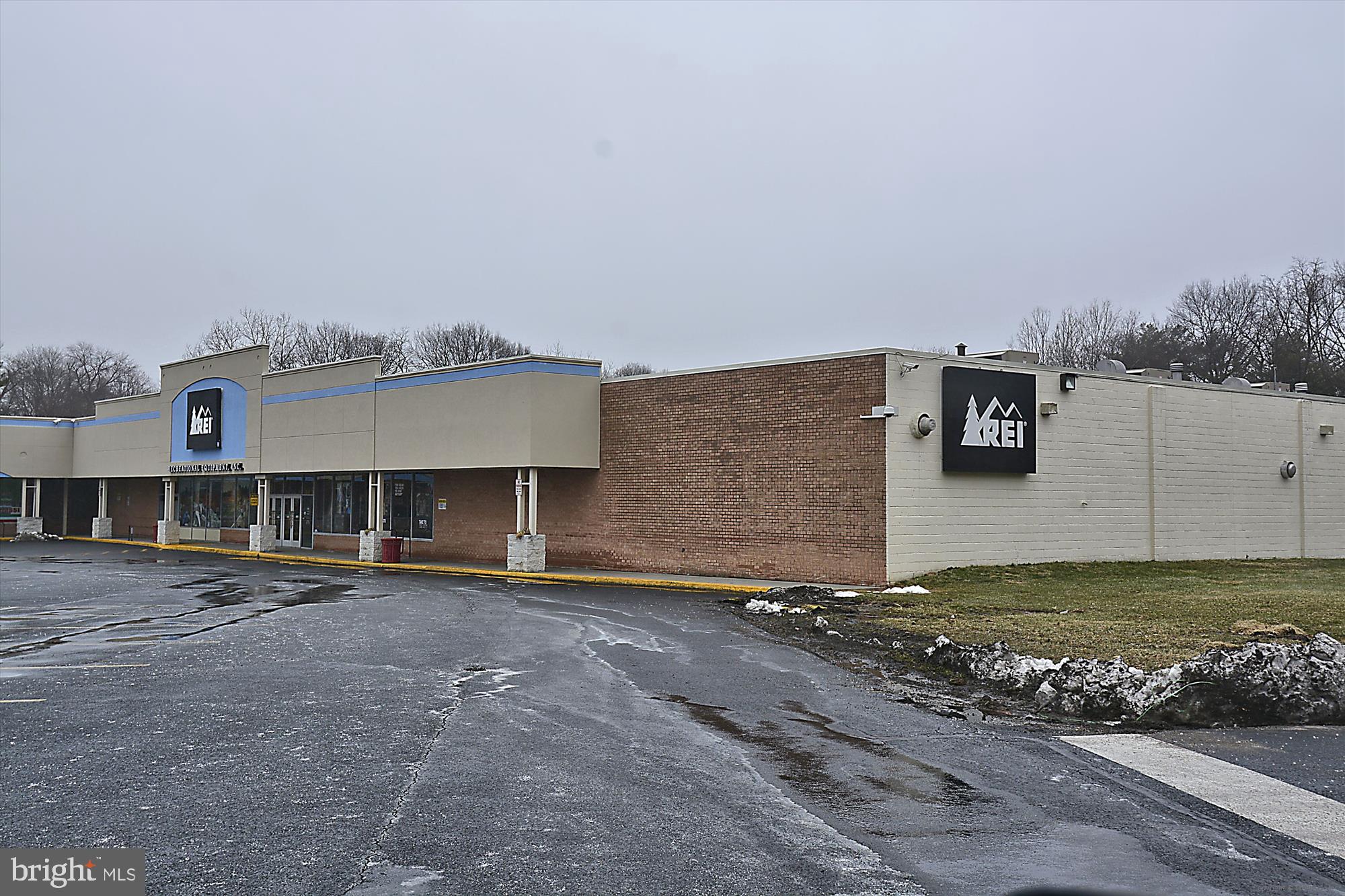 COLLEGE PARK ESTATES - Residential