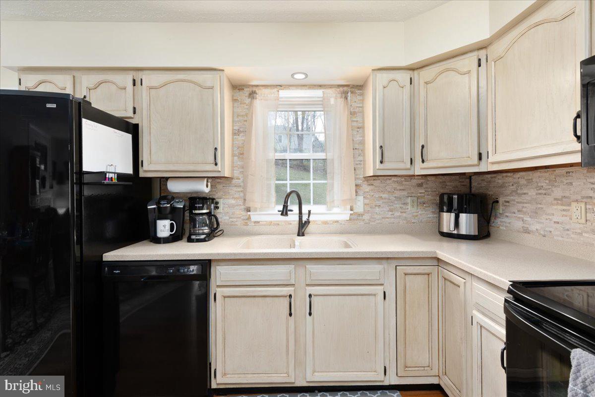 SHENANDOAH  SHORES - Residential