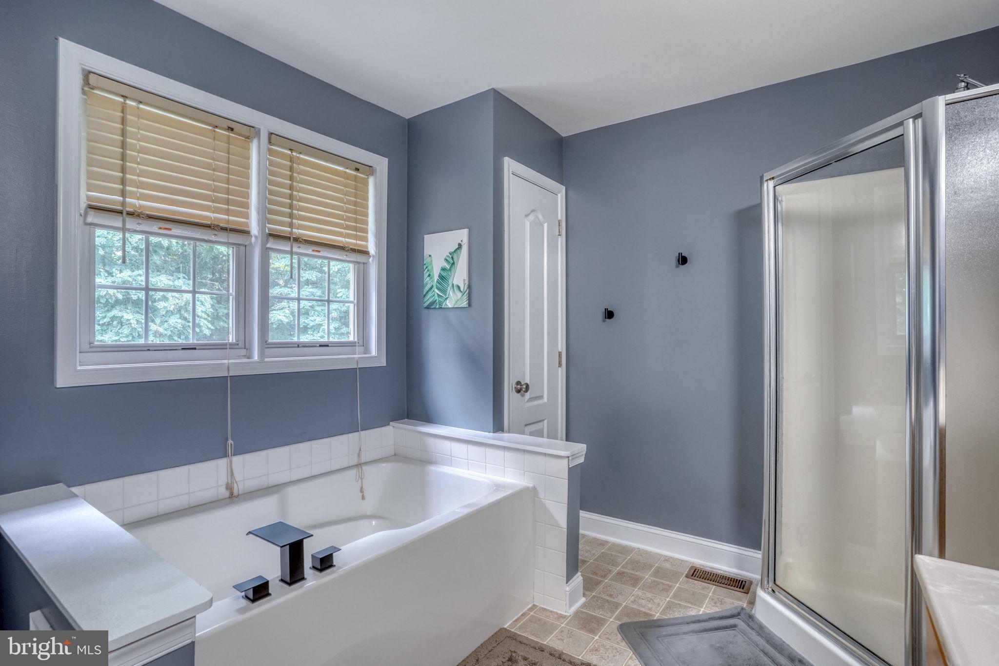 CHESAPEAKE CLUB CONDOS - Residential