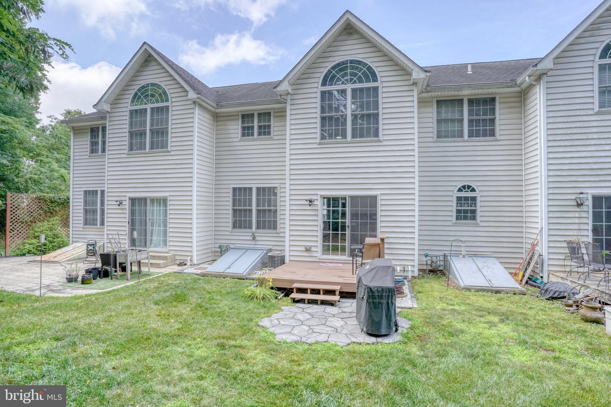 CHESAPEAKE CLUB CONDOS - Residential