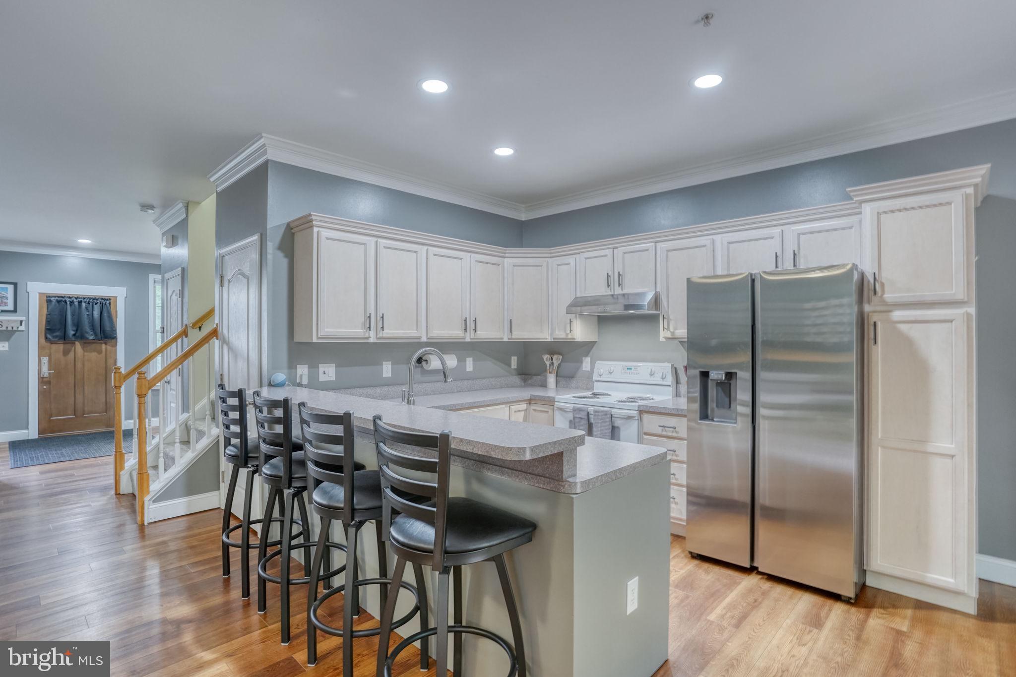 CHESAPEAKE CLUB CONDOS - Residential