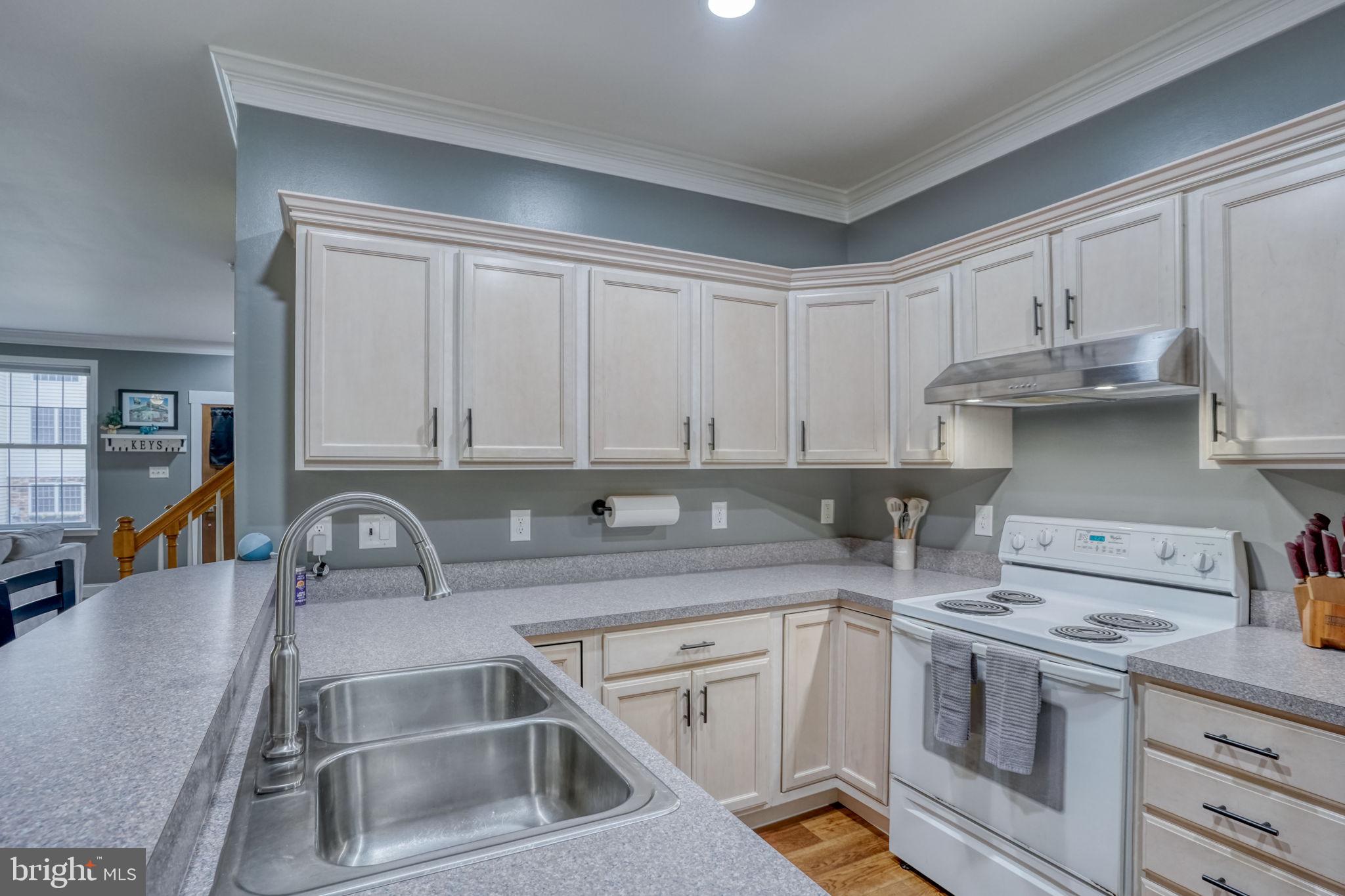 CHESAPEAKE CLUB CONDOS - Residential