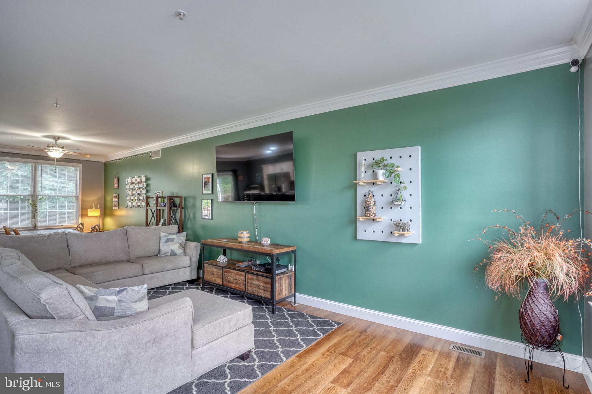 CHESAPEAKE CLUB CONDOS - Residential