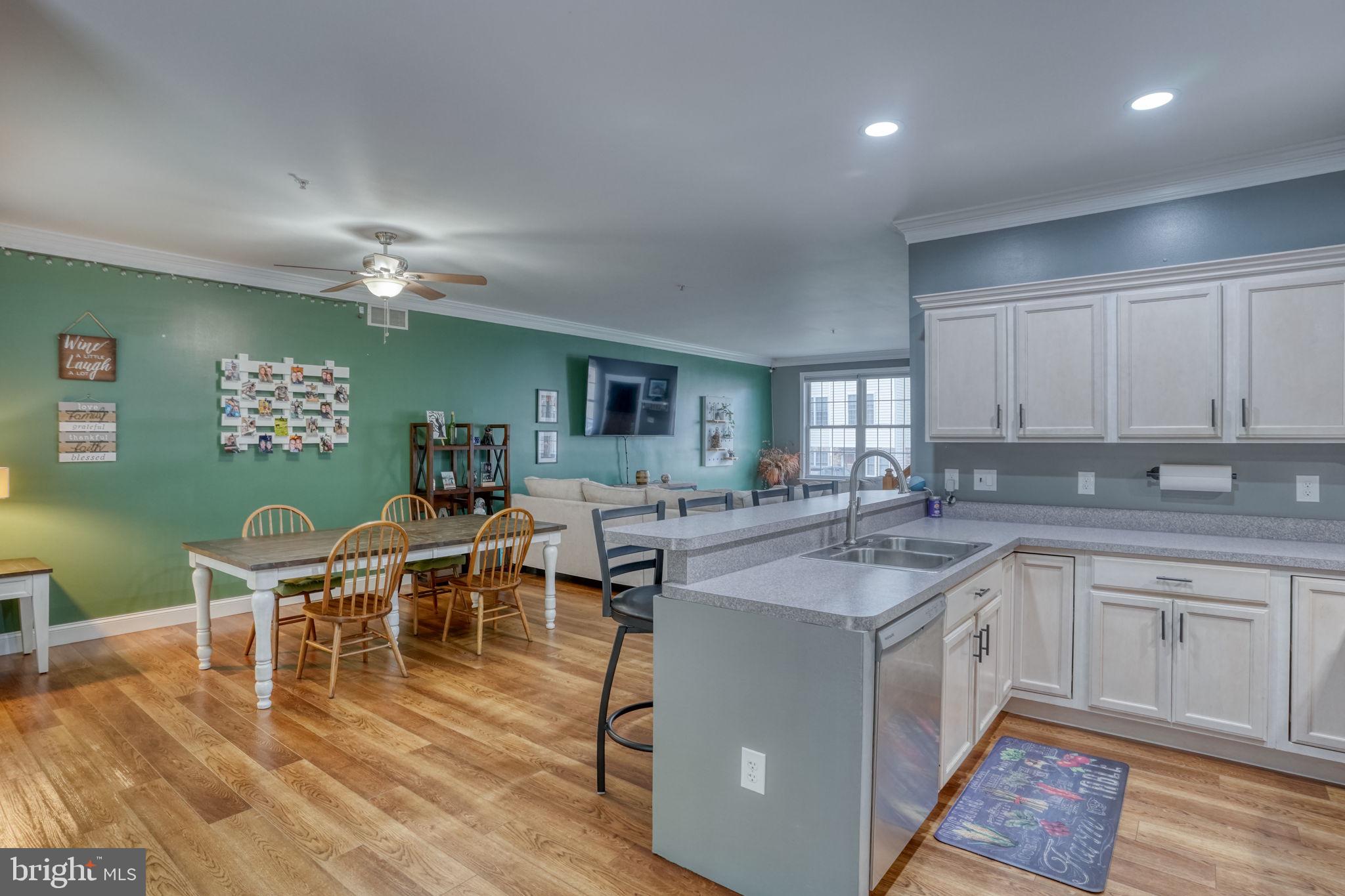 CHESAPEAKE CLUB CONDOS - Residential