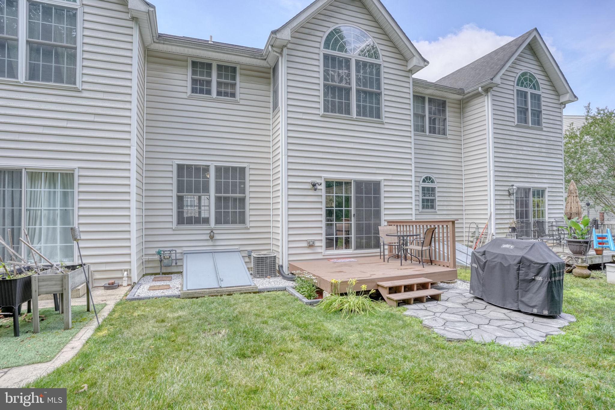 CHESAPEAKE CLUB CONDOS - Residential
