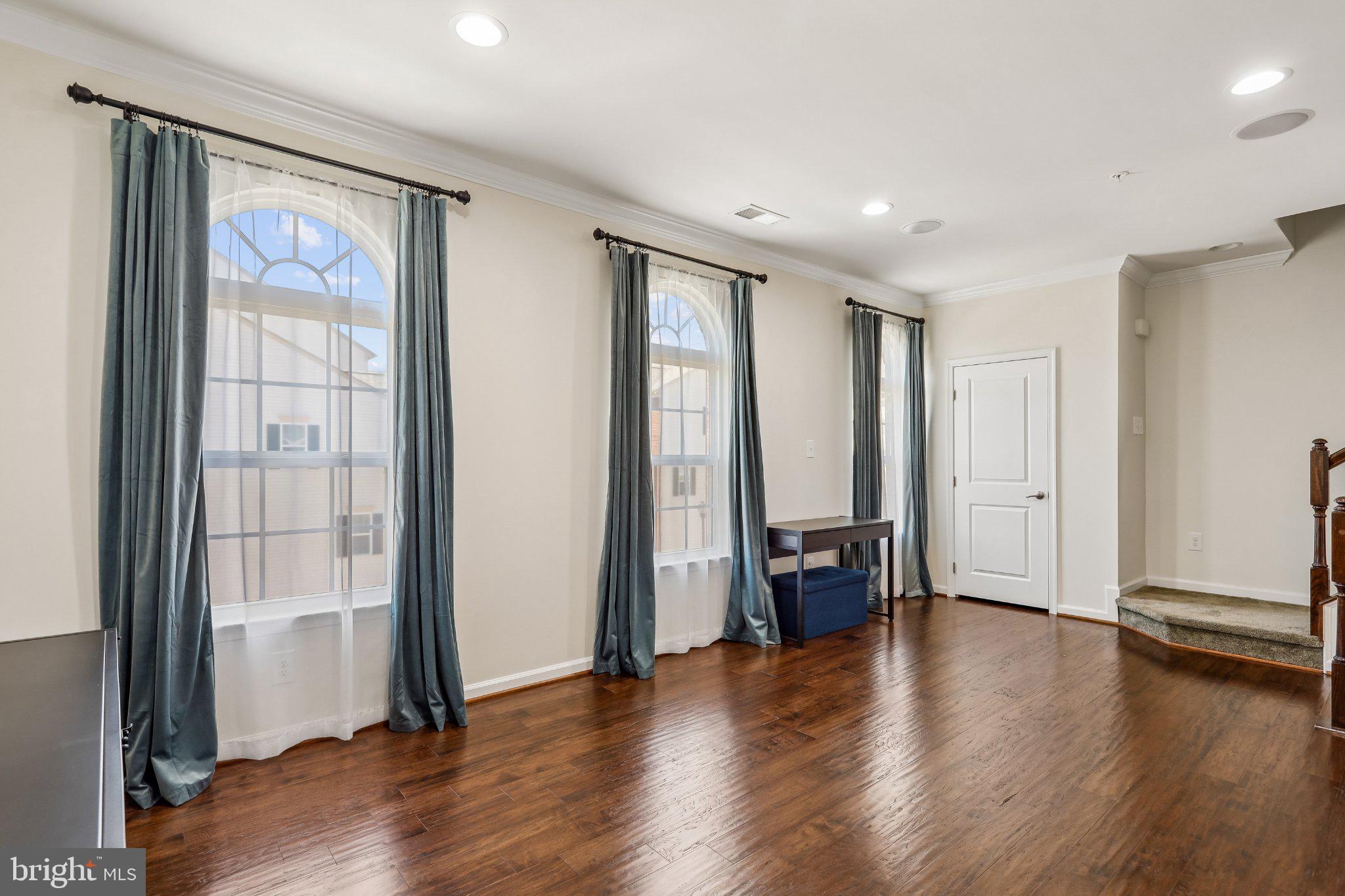 SOMERSET CONDO - Residential