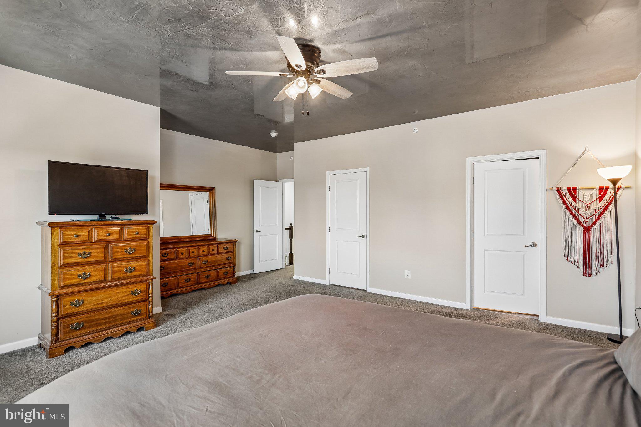 SOMERSET CONDO - Residential