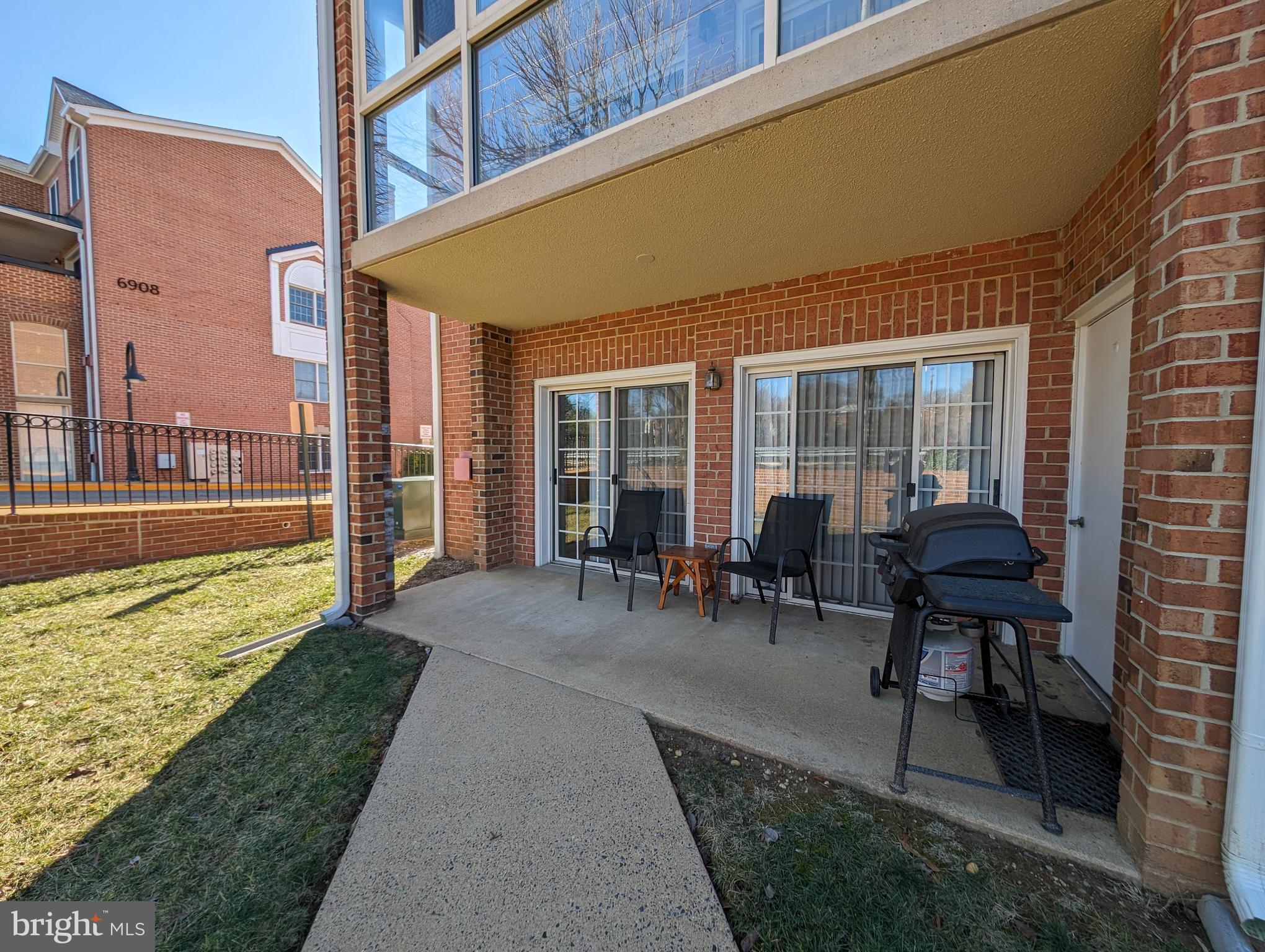 FALLS STATION - Residential Lease