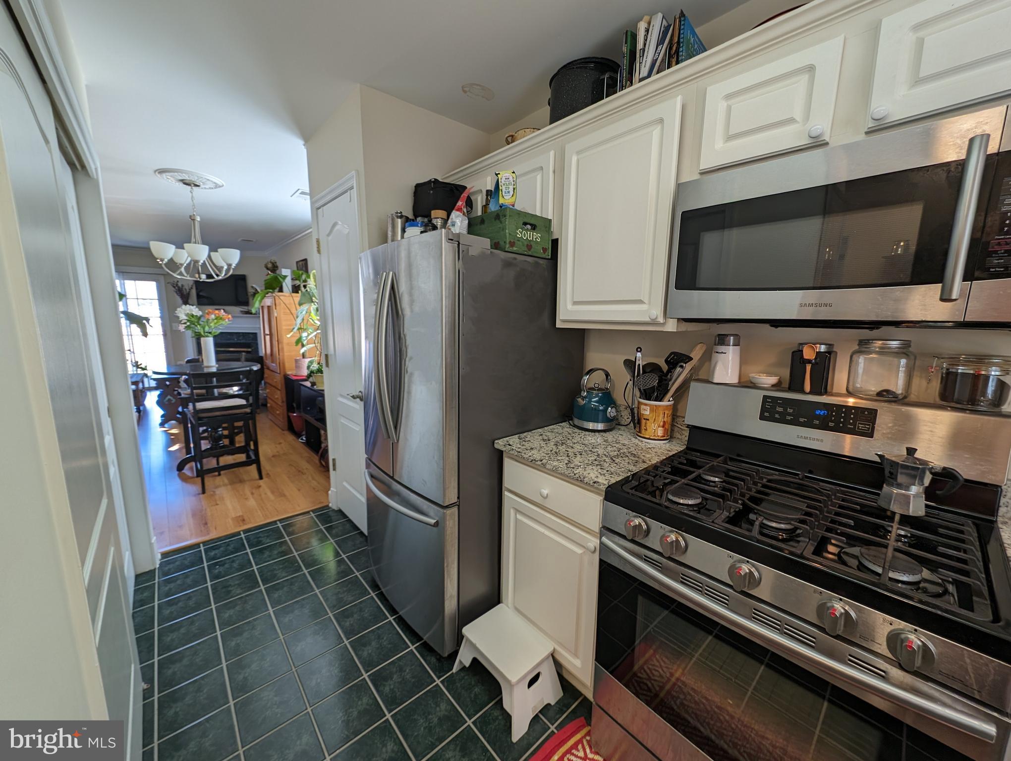 FALLS STATION - Residential Lease