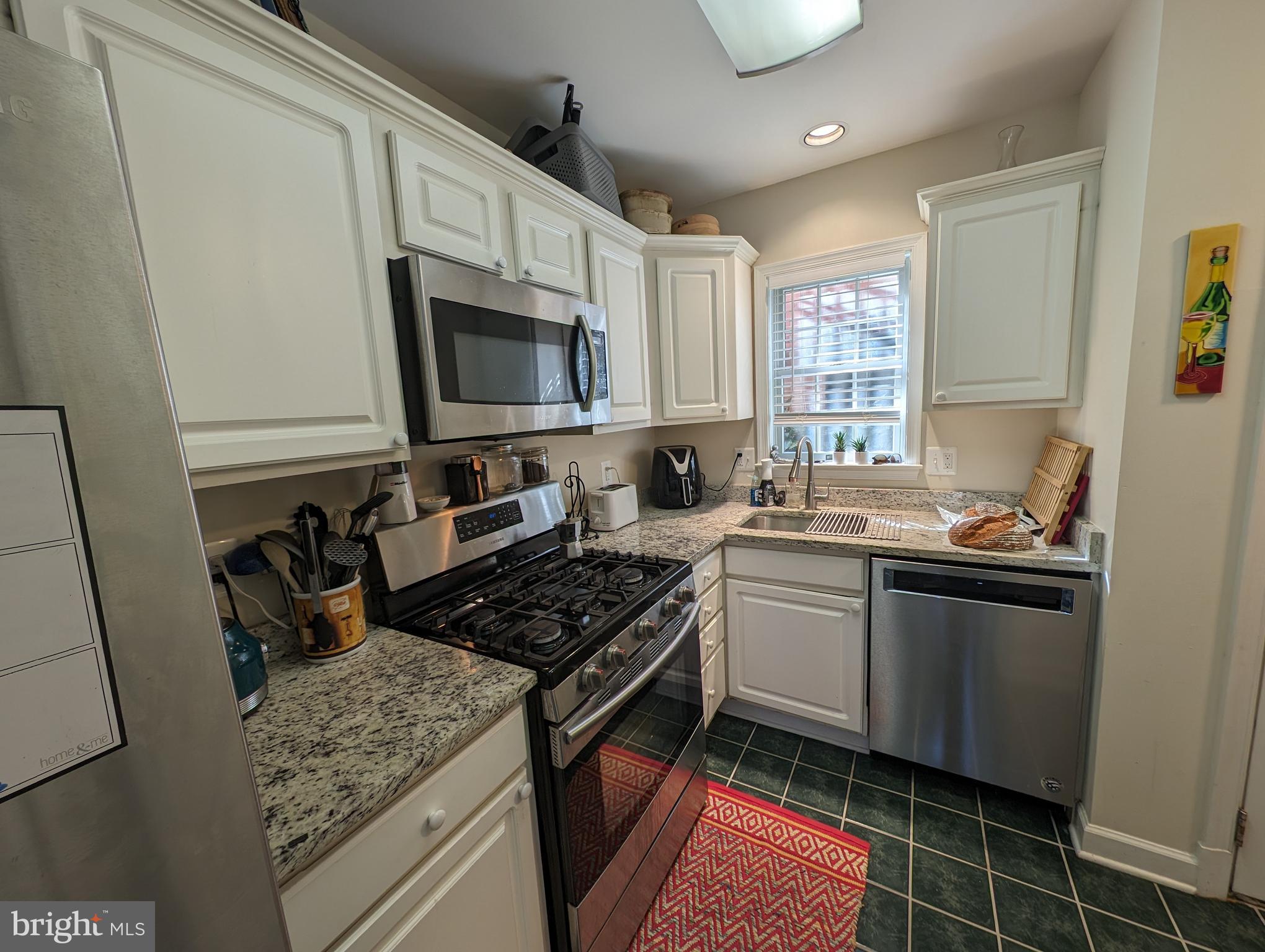 FALLS STATION - Residential Lease