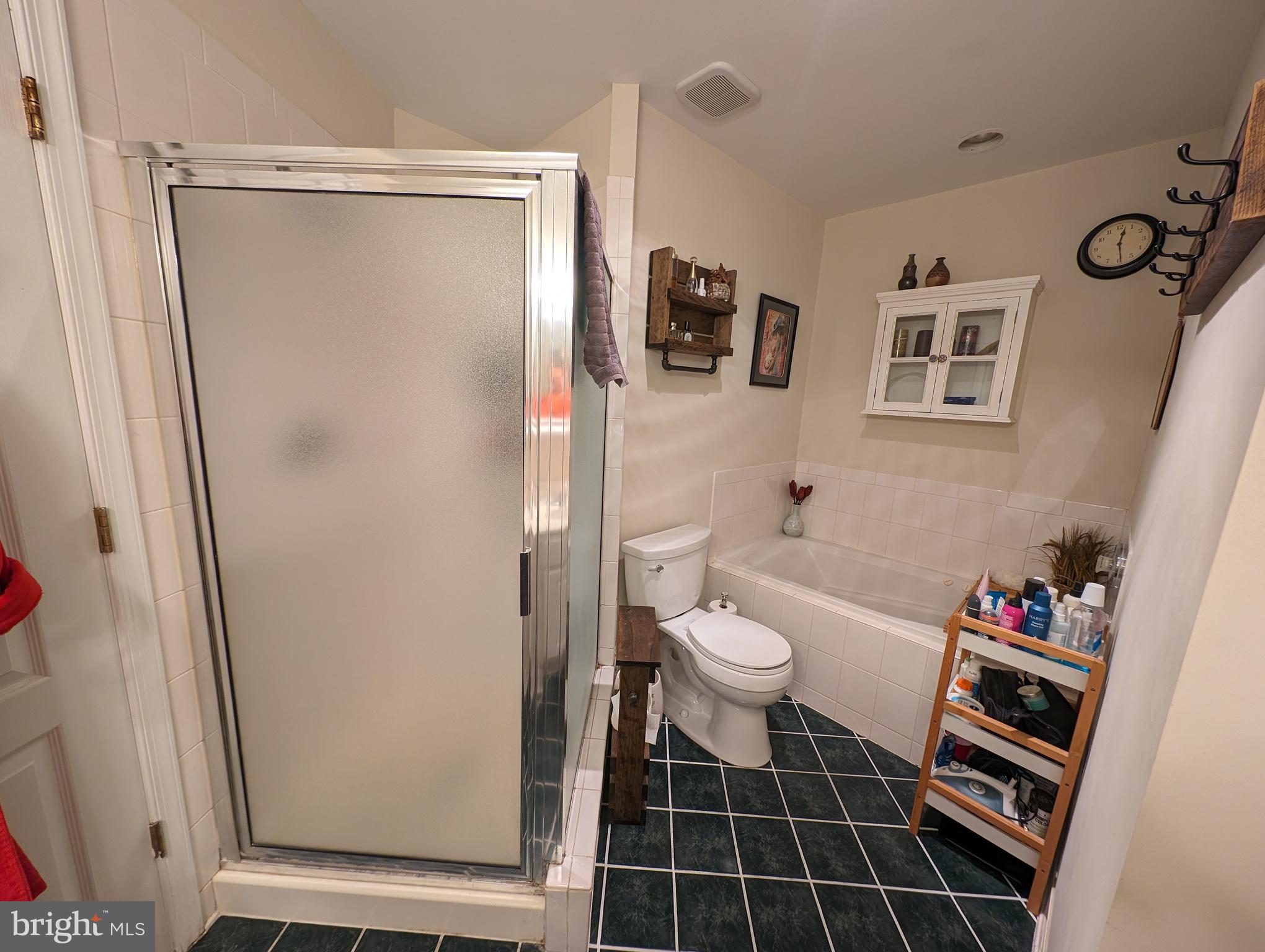 FALLS STATION - Residential Lease