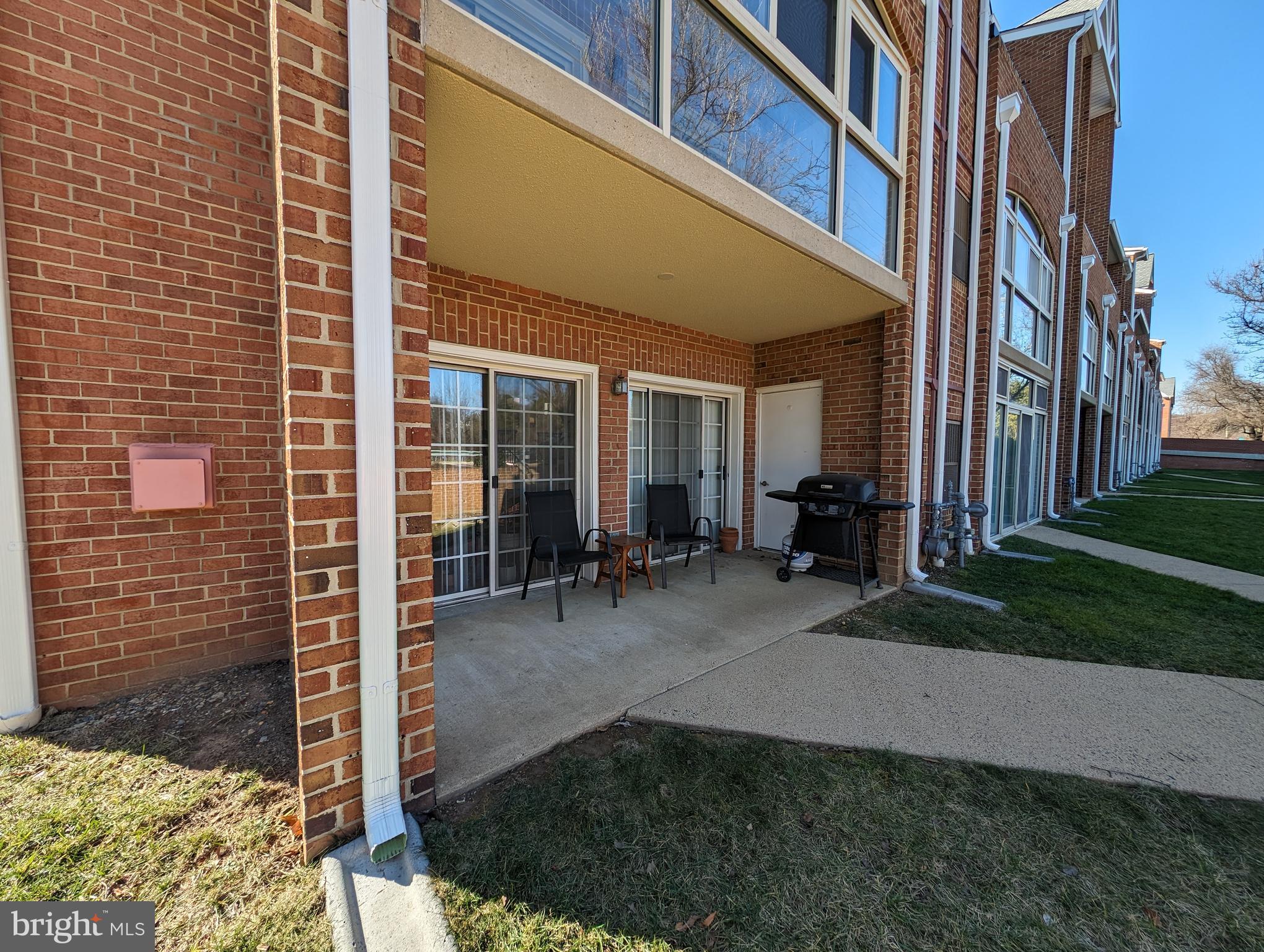 FALLS STATION - Residential Lease