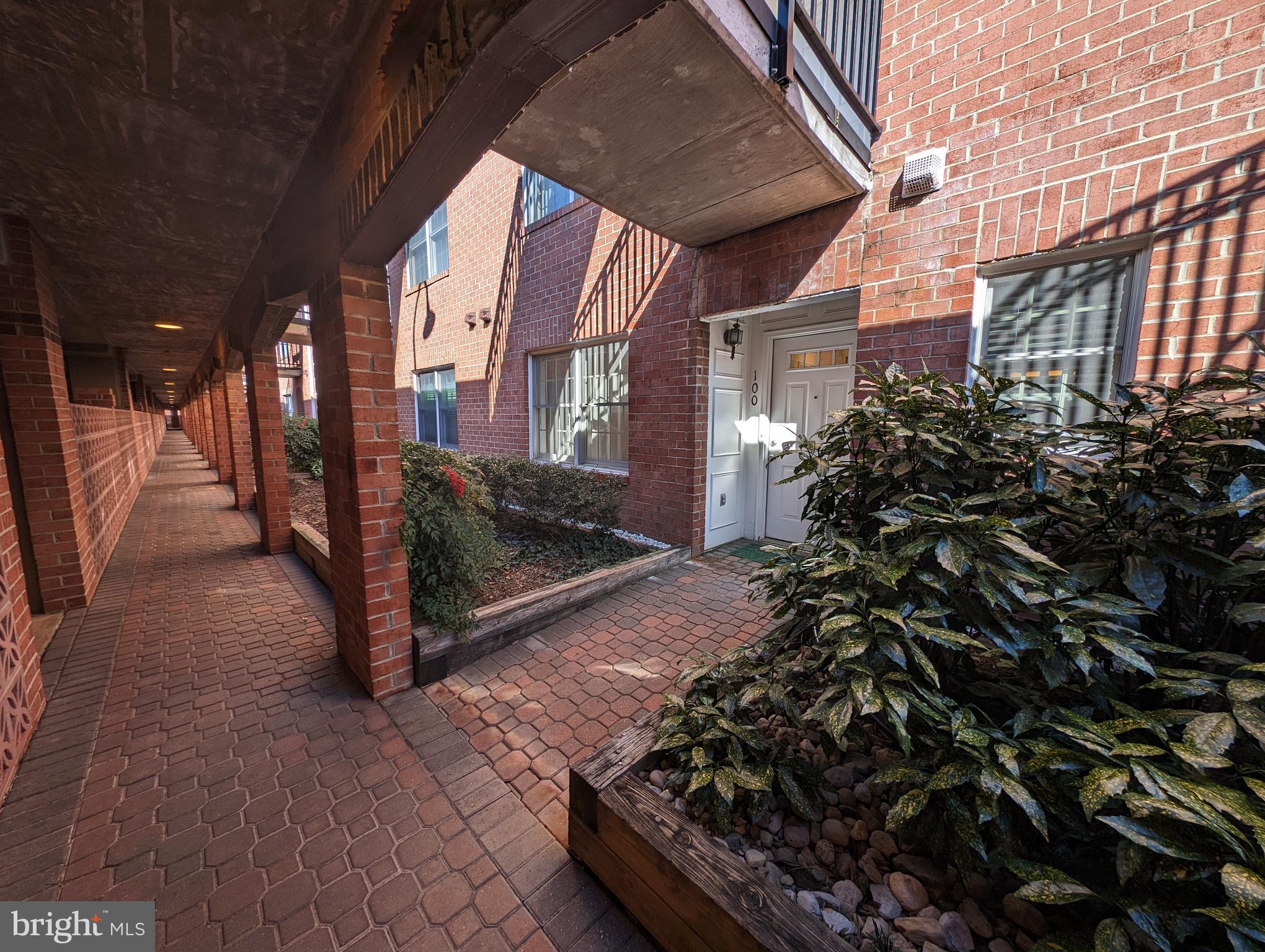 FALLS STATION - Residential Lease
