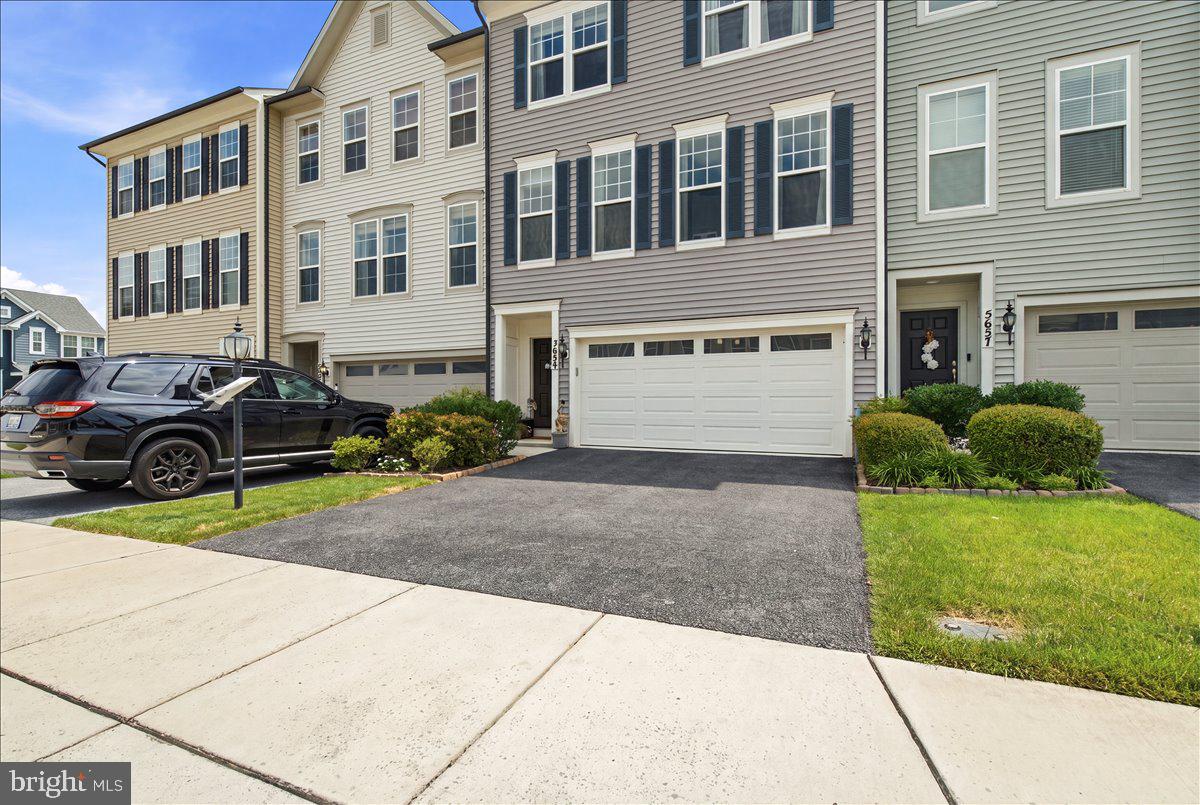 TALLYN RIDGE - Residential