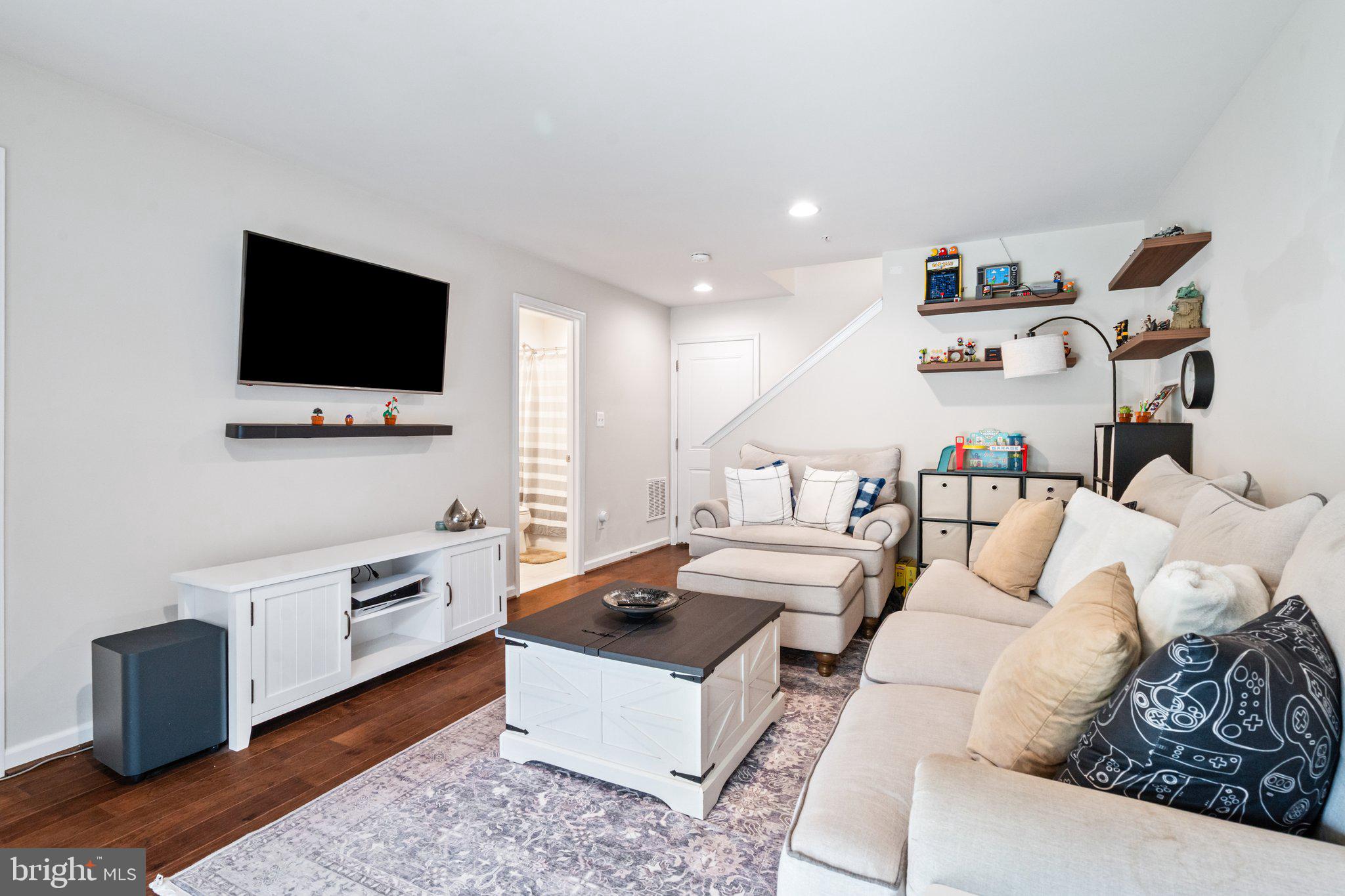 TALLYN RIDGE - Residential