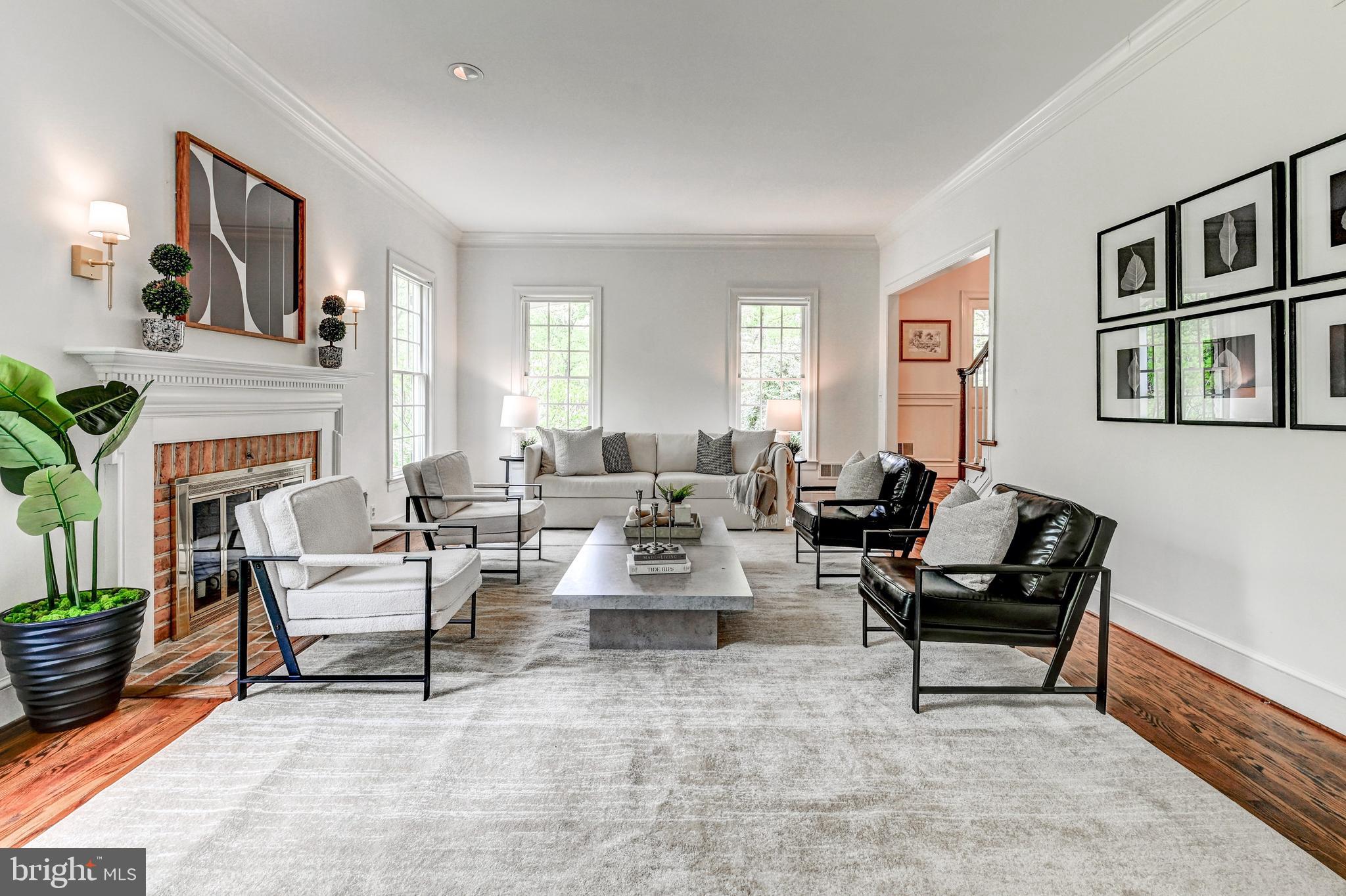 MANOR WOODS - Residential