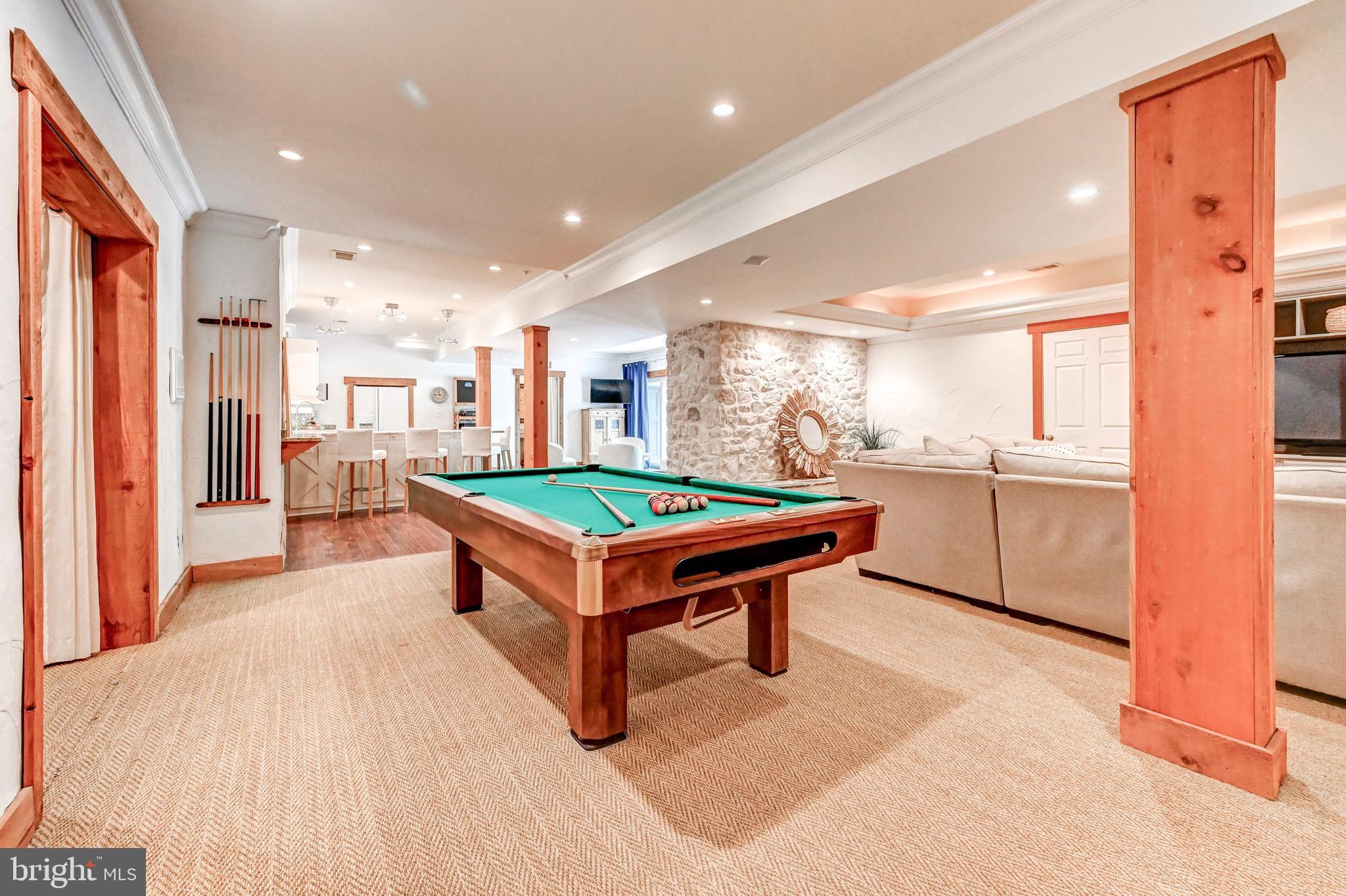 MANOR WOODS - Residential