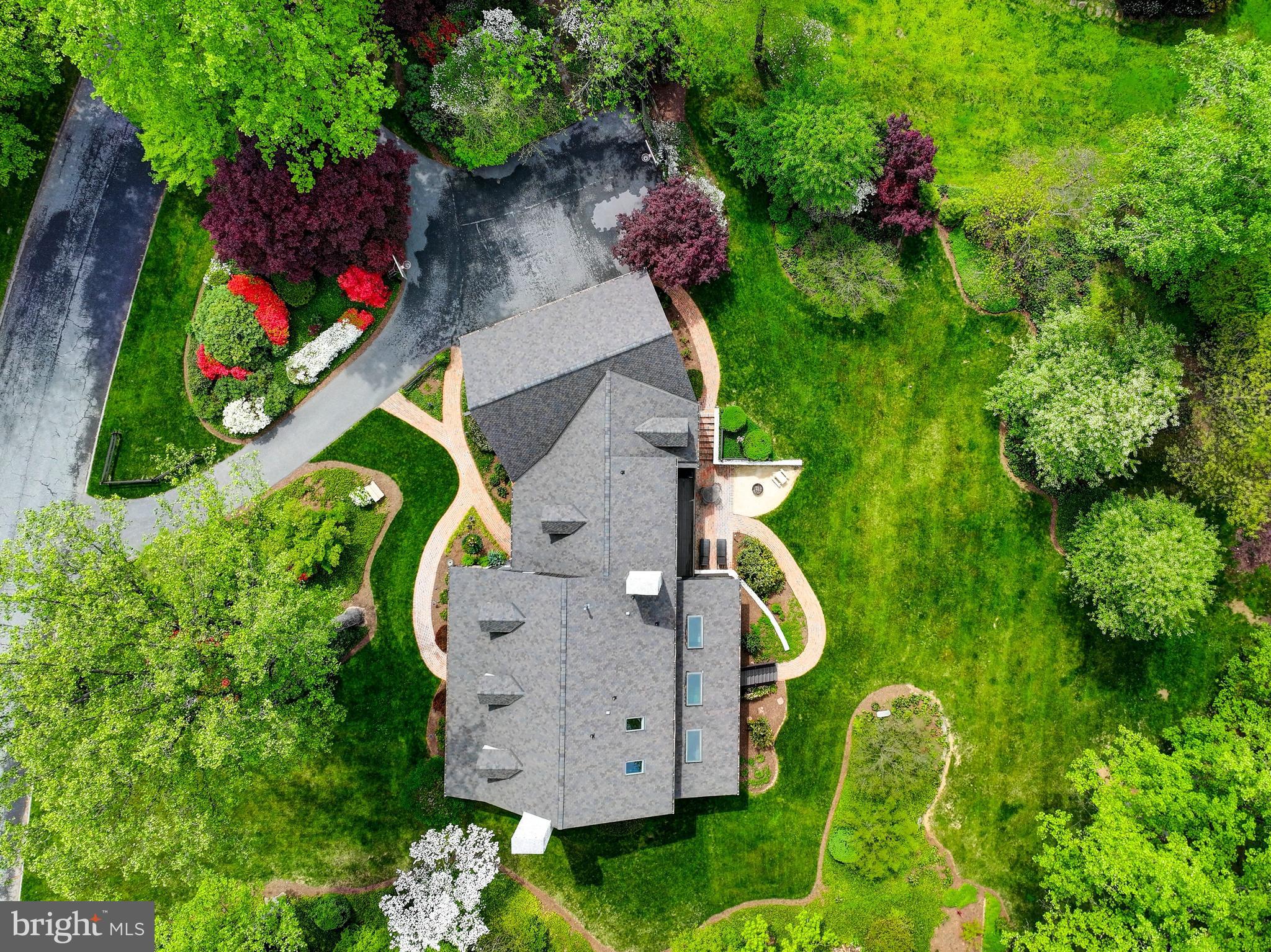 MANOR WOODS - Residential