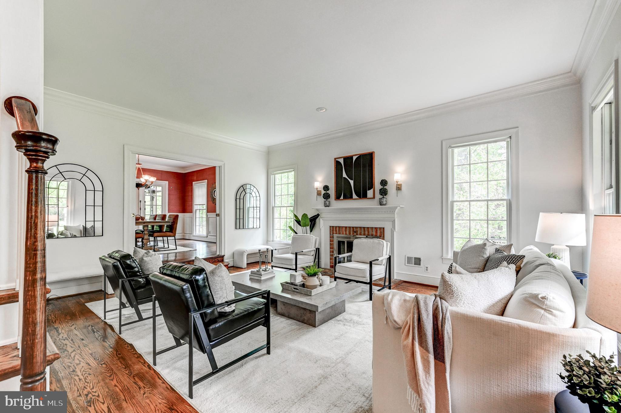 MANOR WOODS - Residential