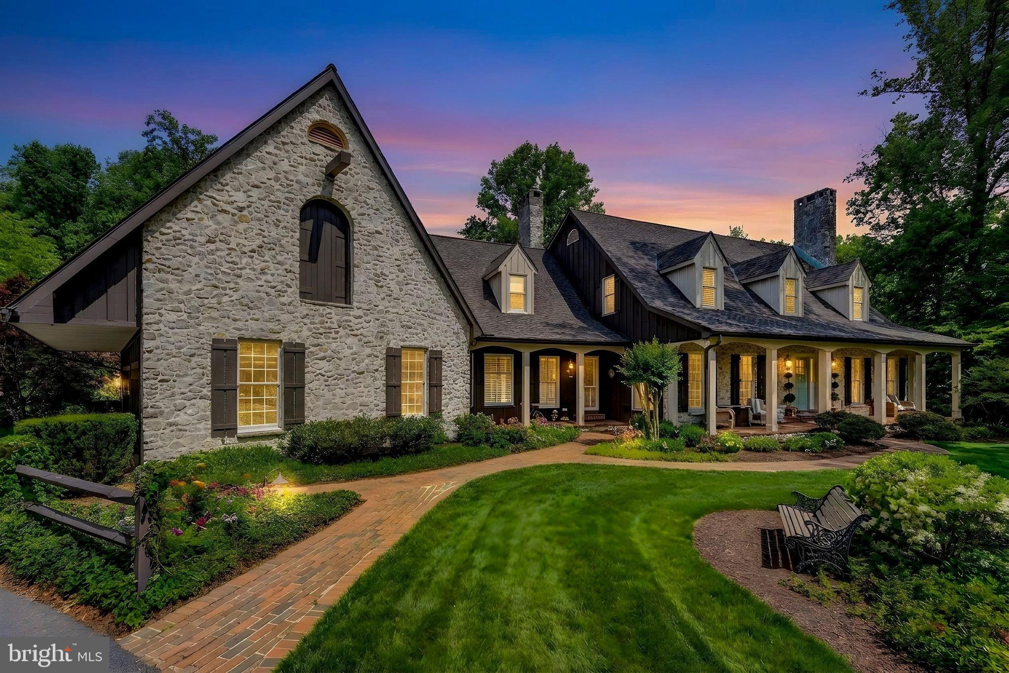 MANOR WOODS - Residential