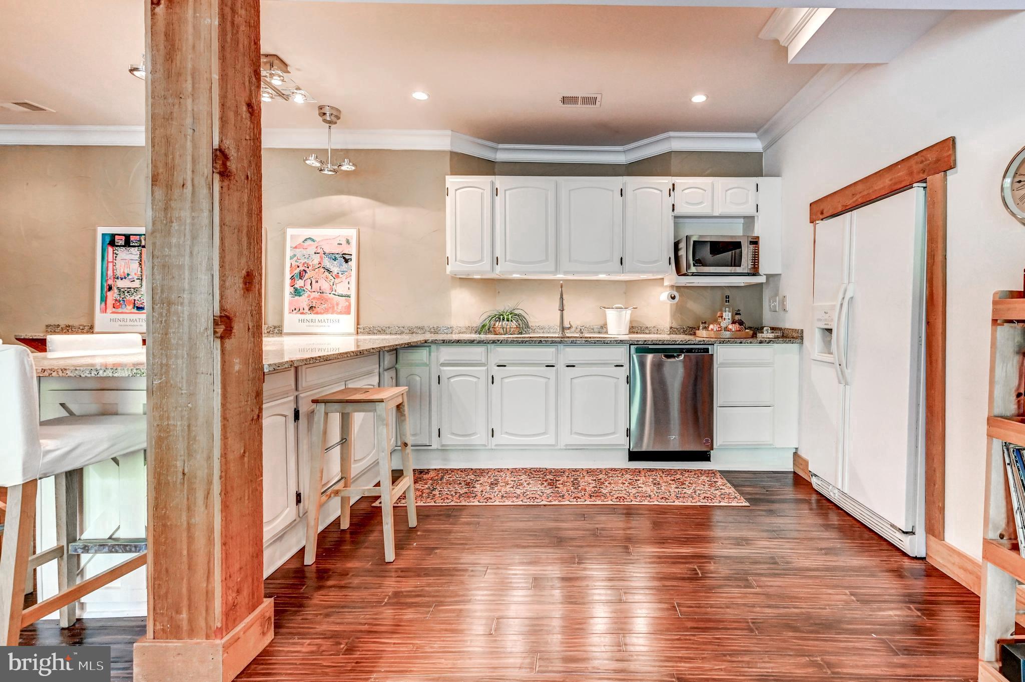 MANOR WOODS - Residential