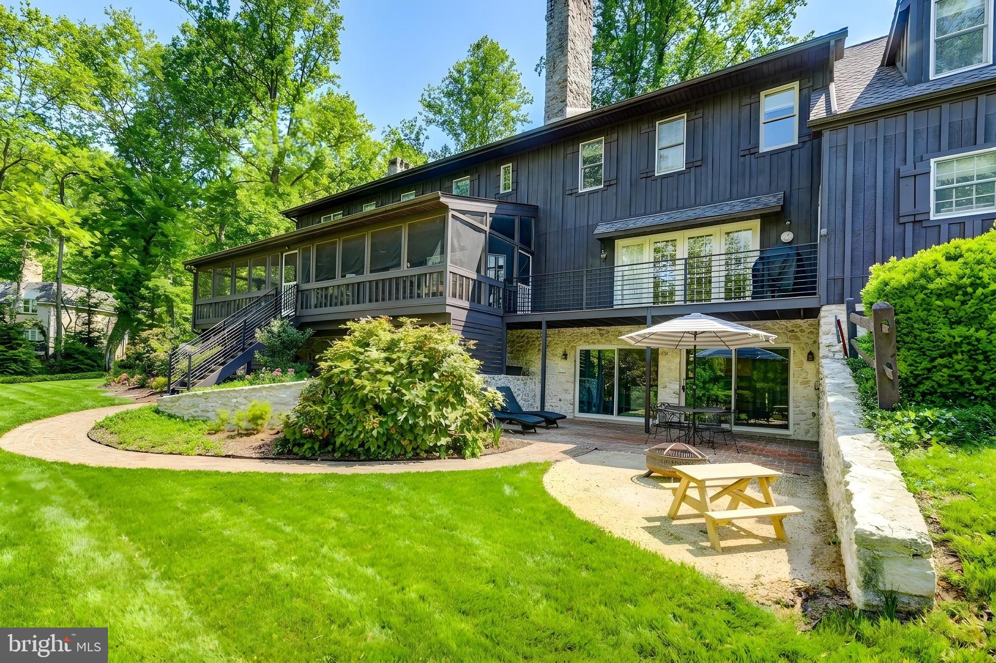 MANOR WOODS - Residential