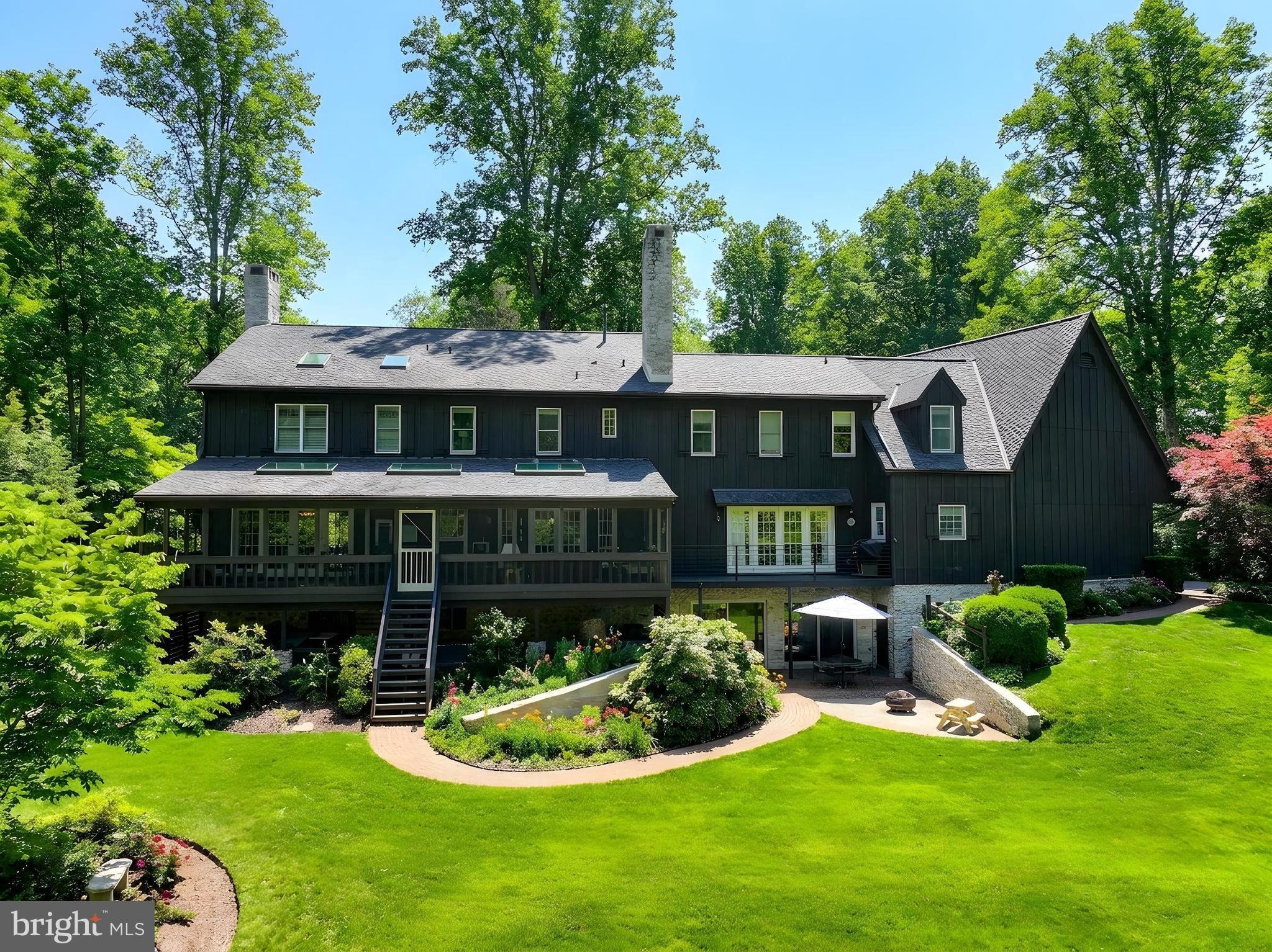 MANOR WOODS - Residential