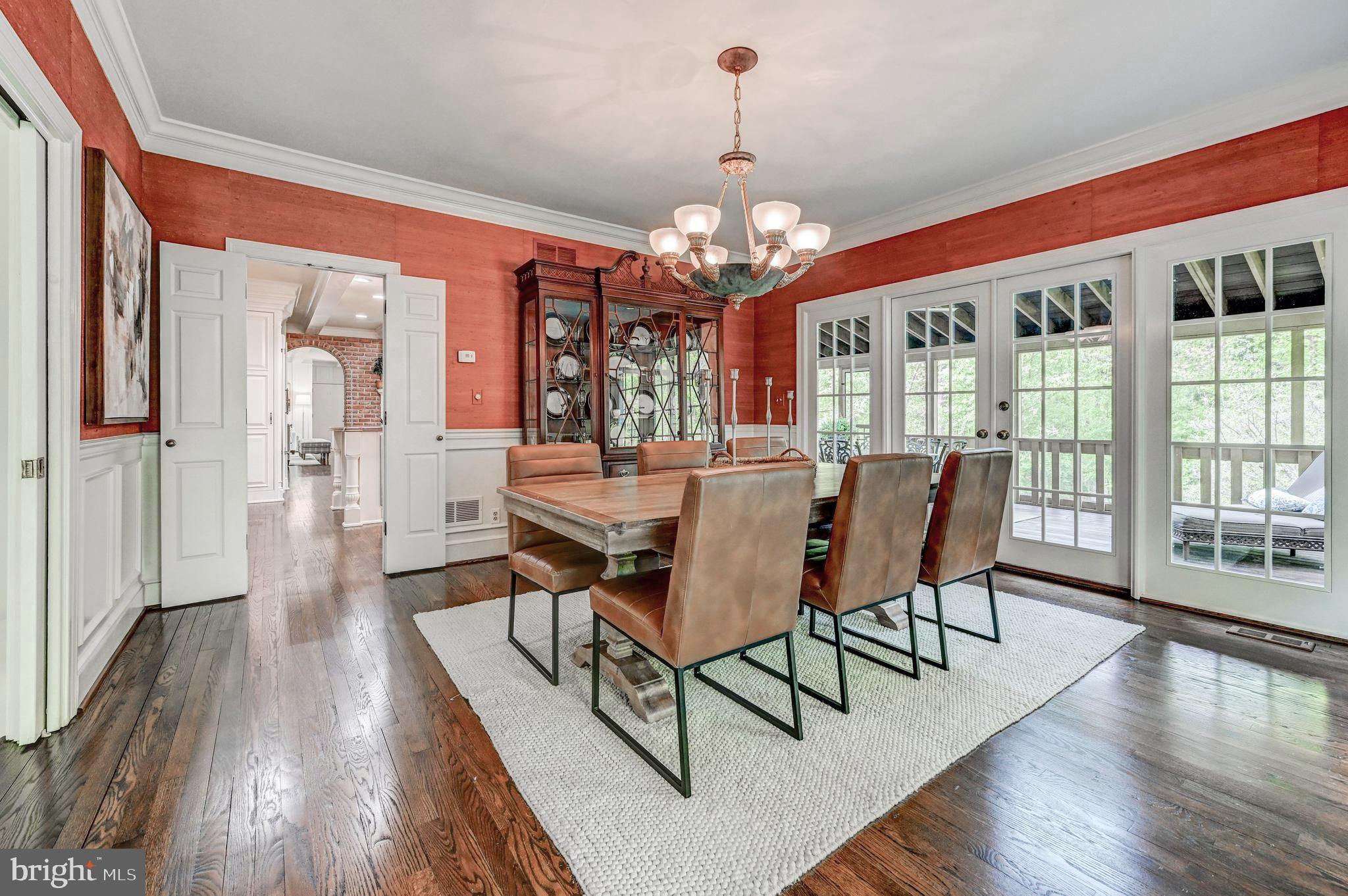 MANOR WOODS - Residential