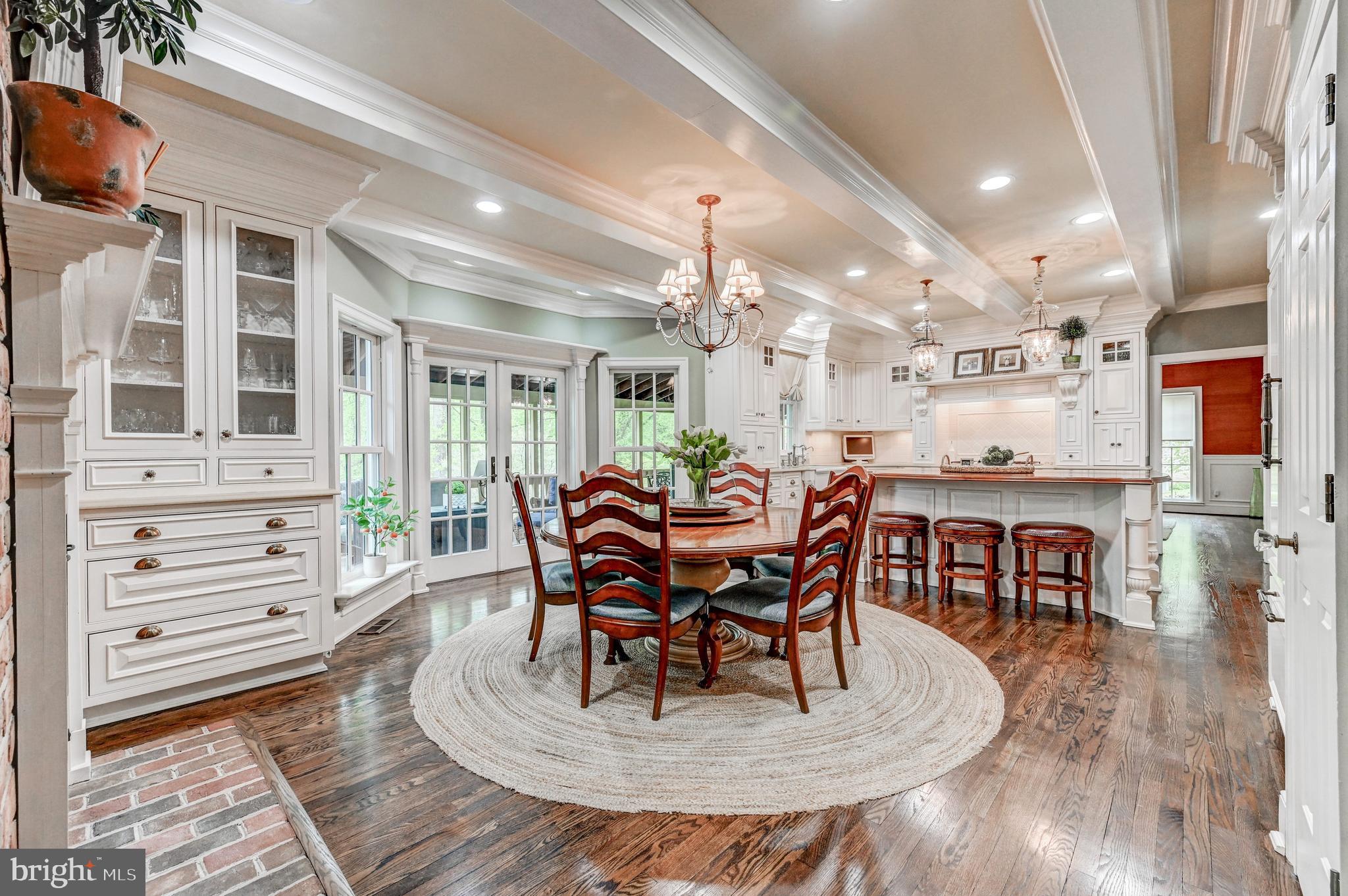 MANOR WOODS - Residential