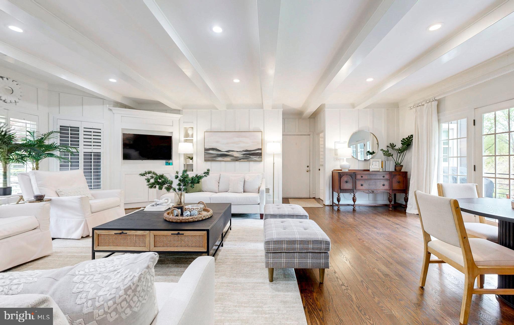 MANOR WOODS - Residential