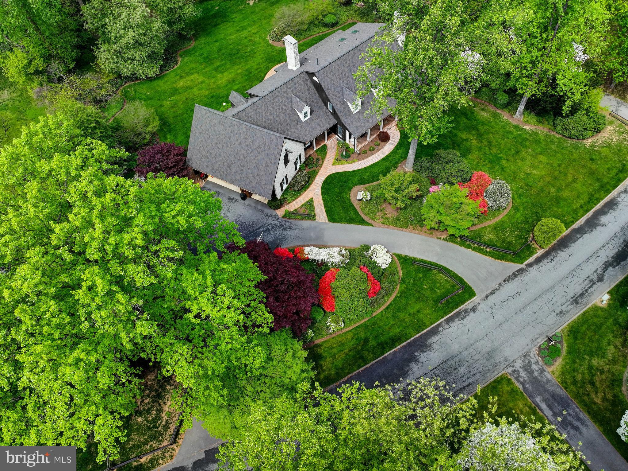 MANOR WOODS - Residential