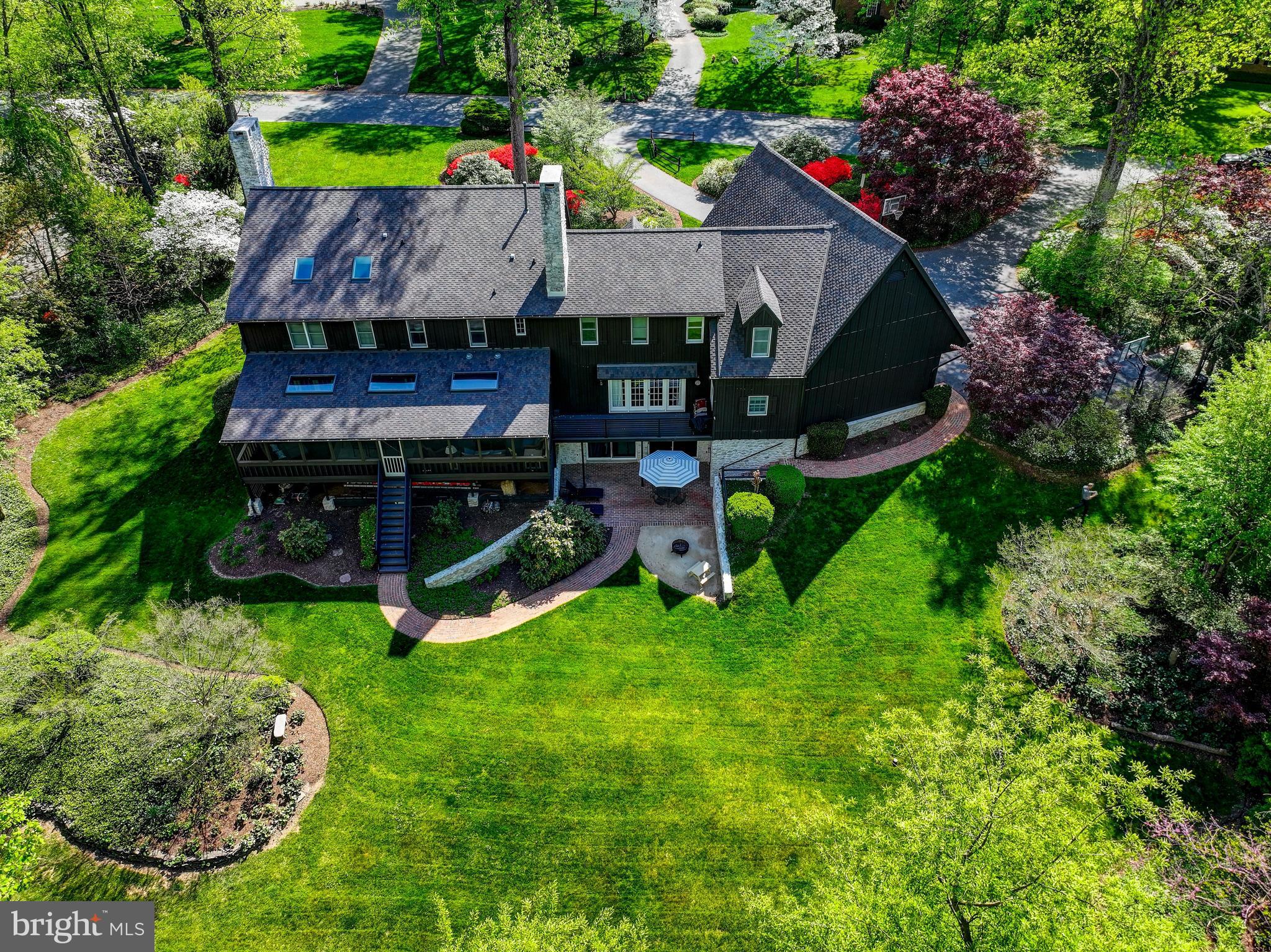 MANOR WOODS - Residential