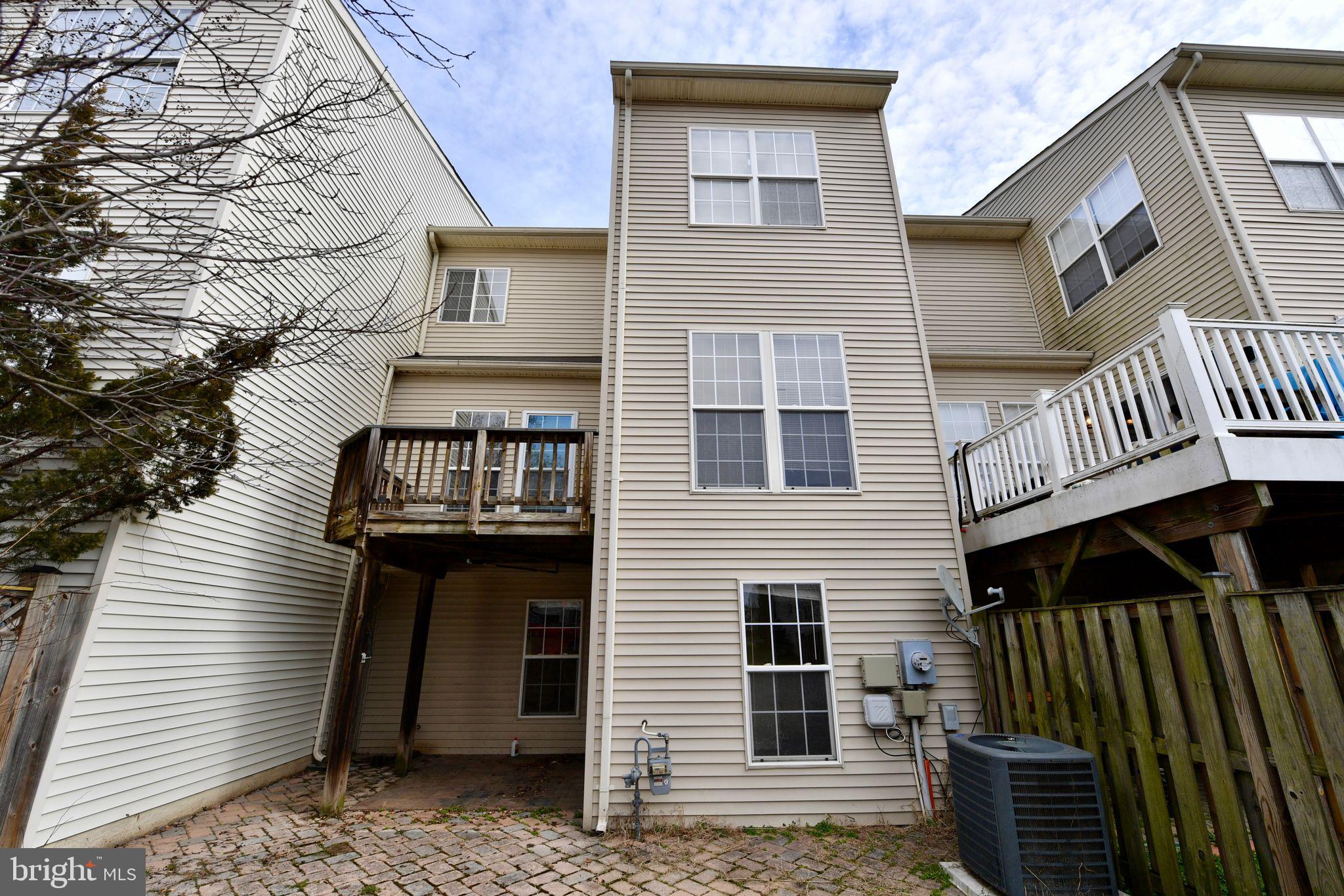 AMBERLEIGH - Residential Lease