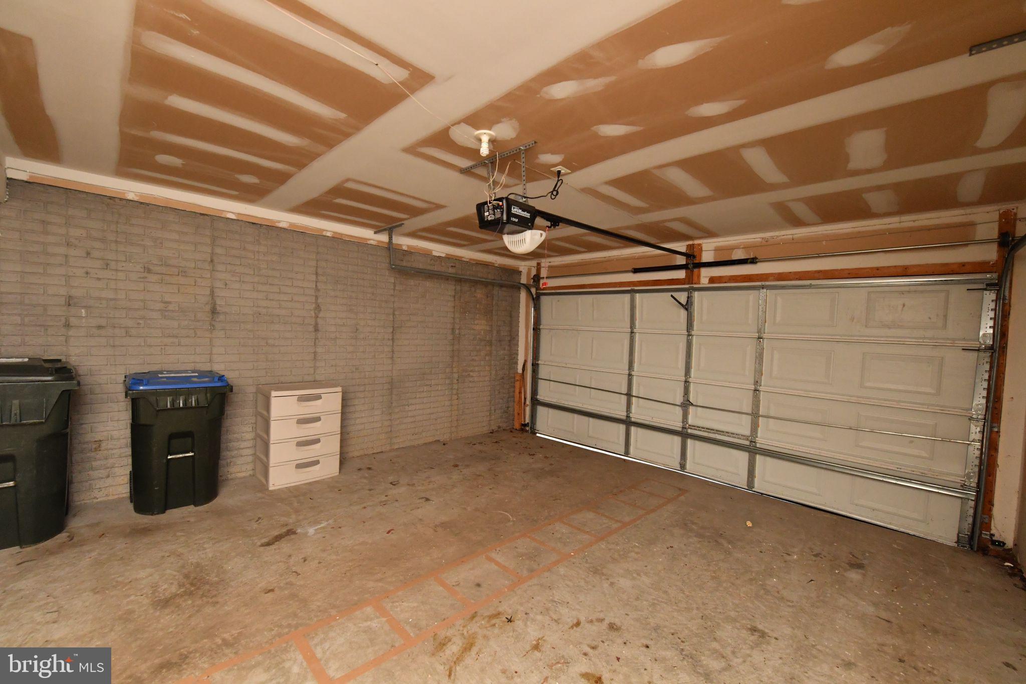 AMBERLEIGH - Residential Lease