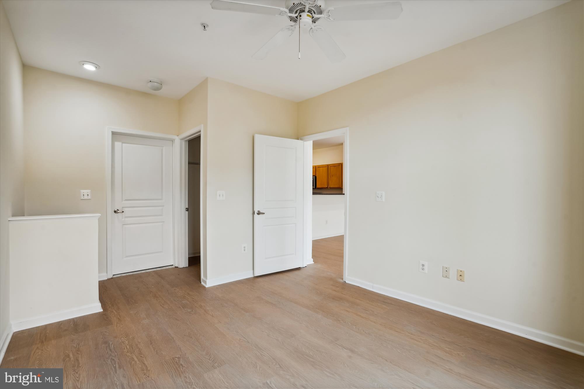 SAVOY AT RESTON TOWN CENTER - Residential Lease